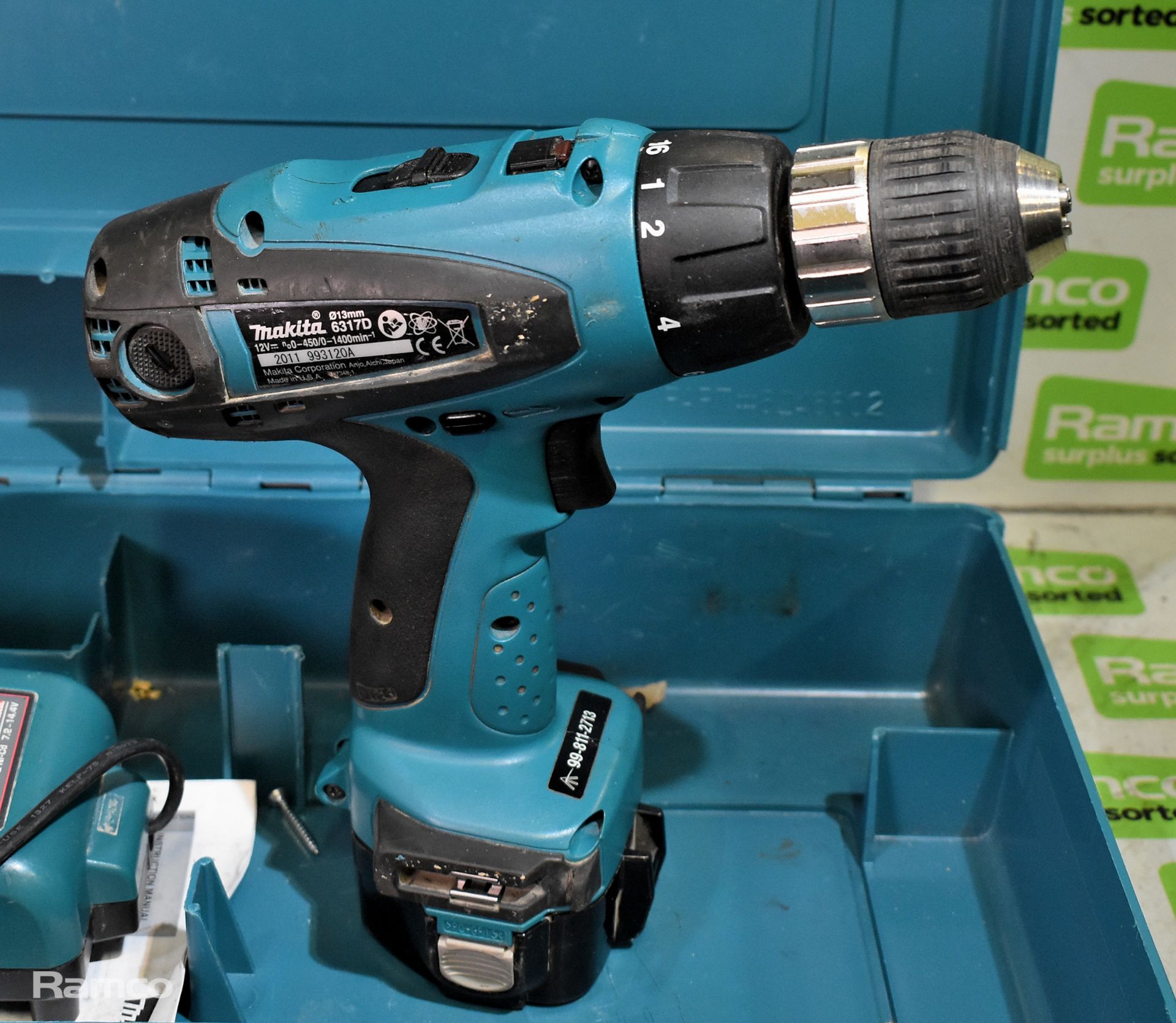 Makita 6317D cordless drill - DC1414F charger - 2 x 12V batteries - case - Image 3 of 6