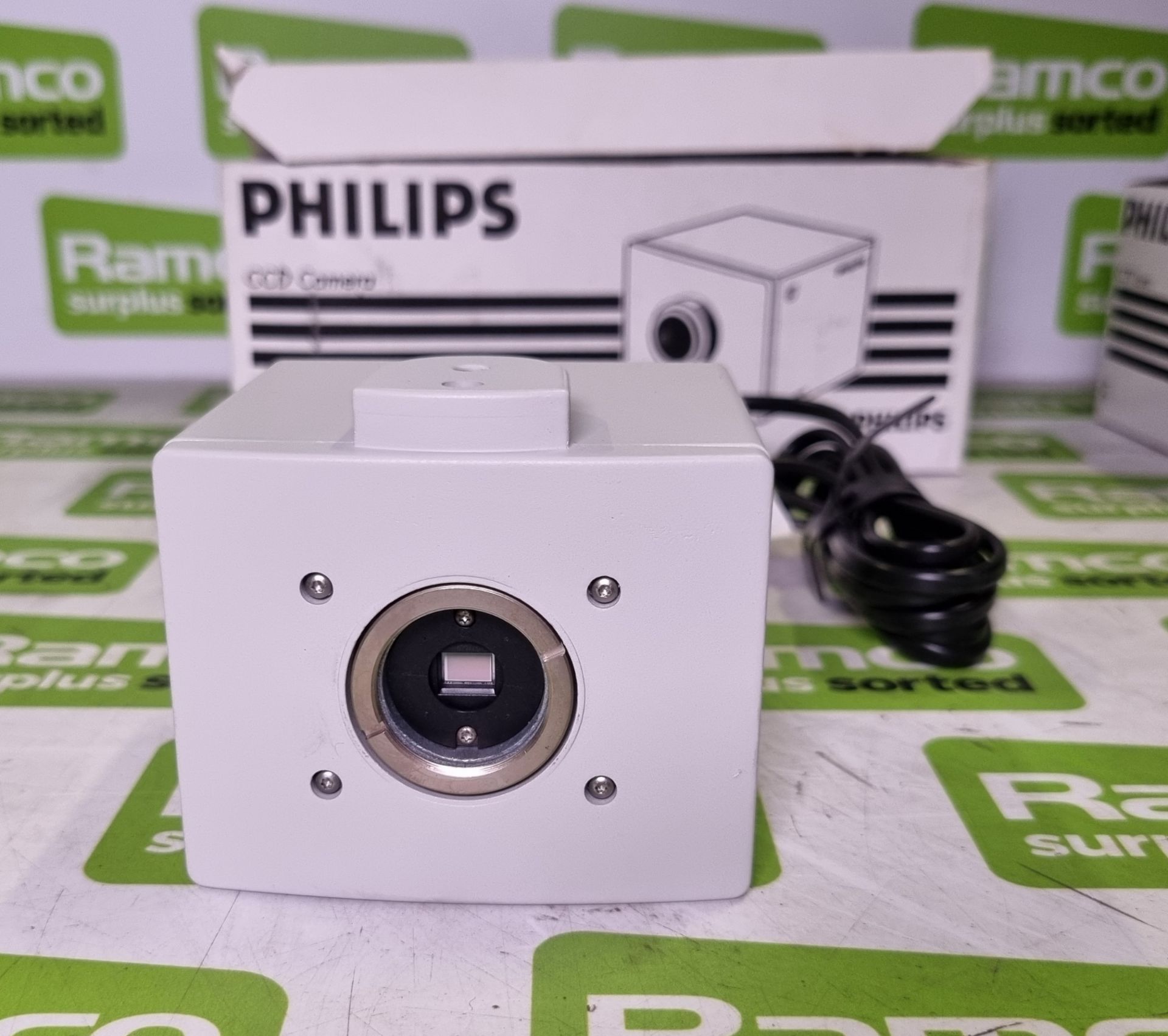 8x Philips LDH 0703/30 CCD cameras with Philips LDH 6722/01 2/3 inch Auto Iris lens & more - Bild 8 aus 11