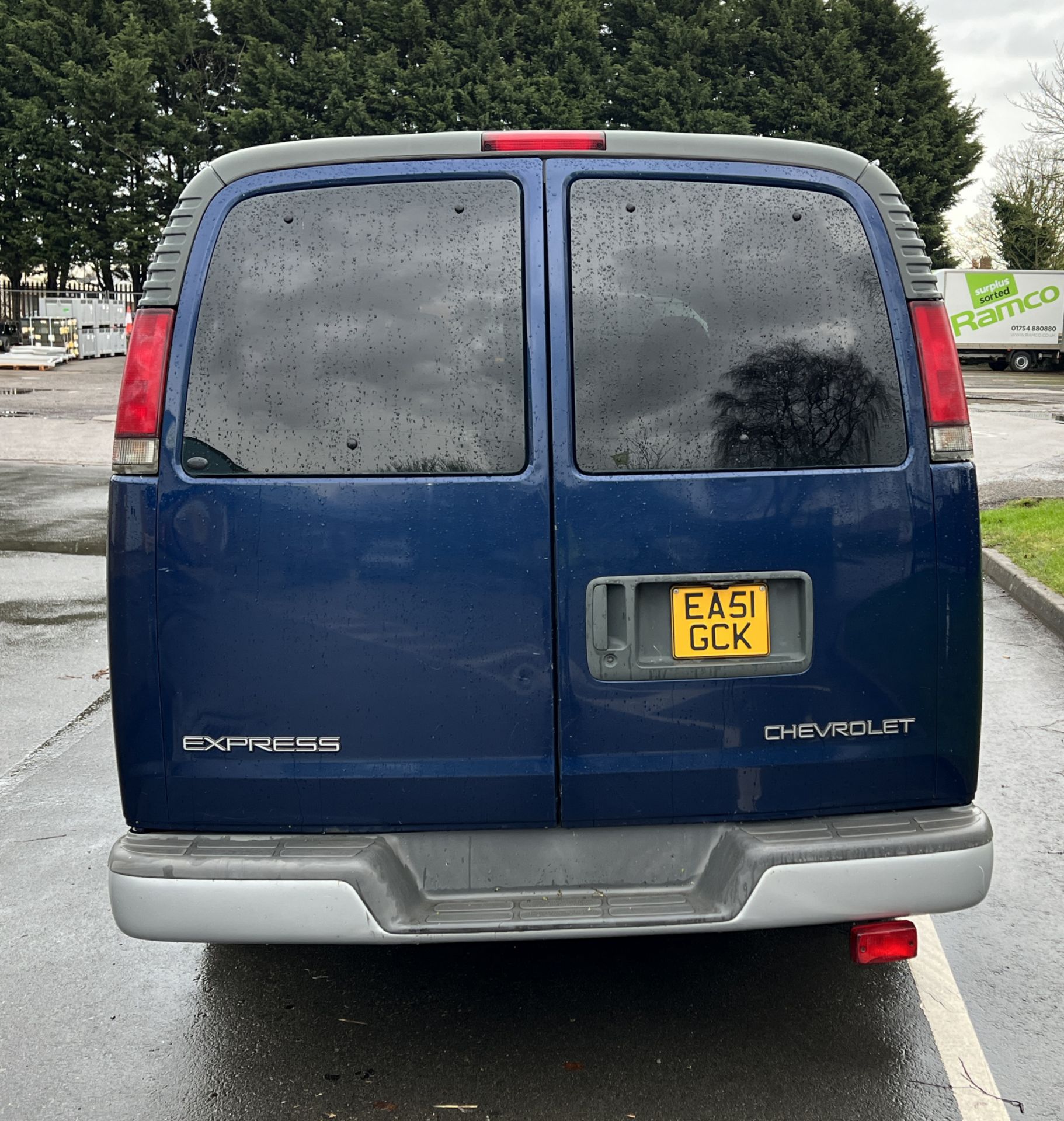 2002 Chevrolet express - blue - 5.0 v8 4l60e transmission - petrol - 97,009 miles - long MOT - Image 4 of 28