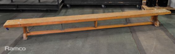 Traditional wooden gym bench - broken leg - L 340 cm