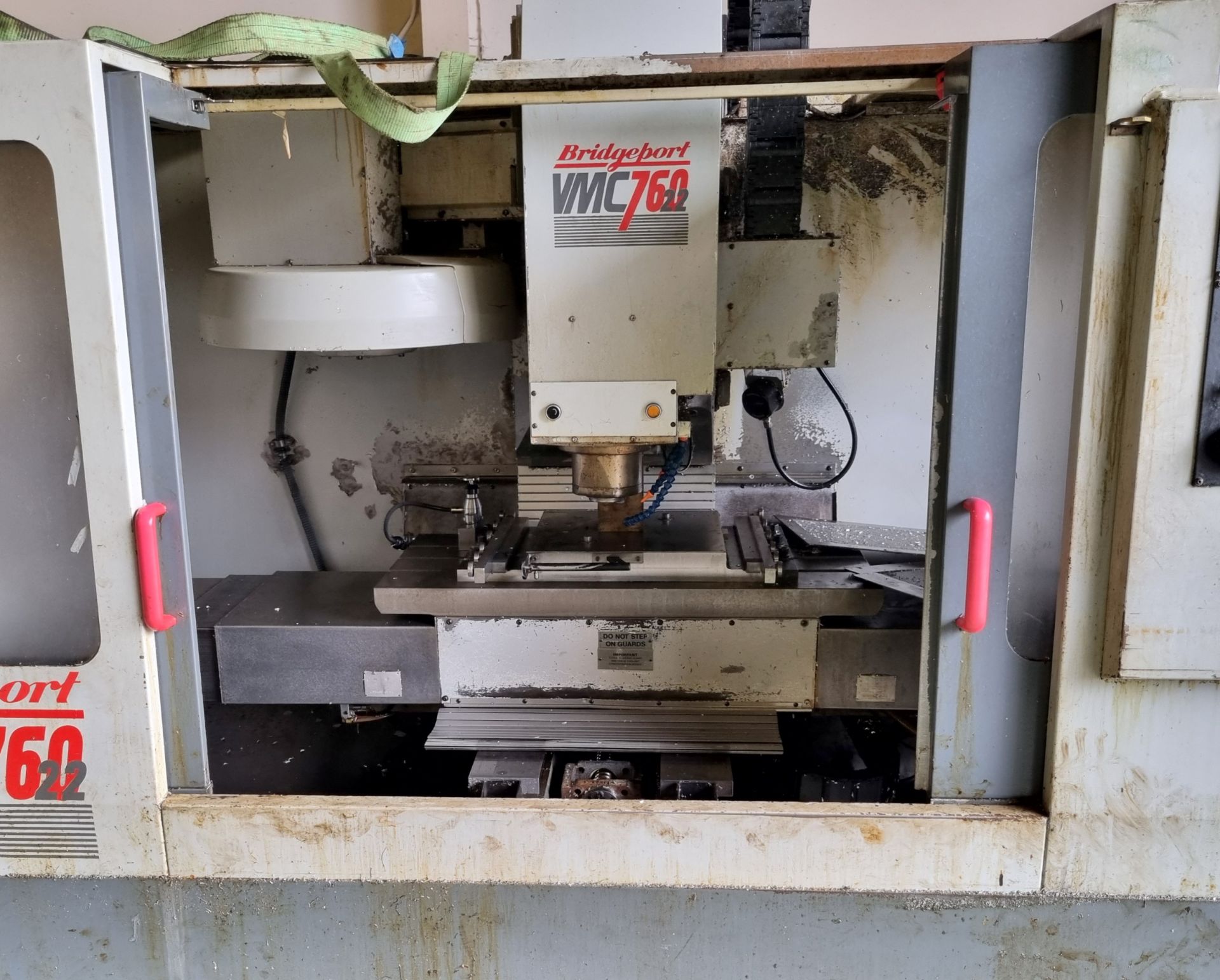 Bridgeport VMC 760 CNC vertical machining centre with work bench and swarf skip - Serial No: 20363 - Bild 12 aus 27