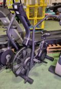 Pulse Fitness crosstrainer air bike - W 1100 x D 730 x H 1450 mm