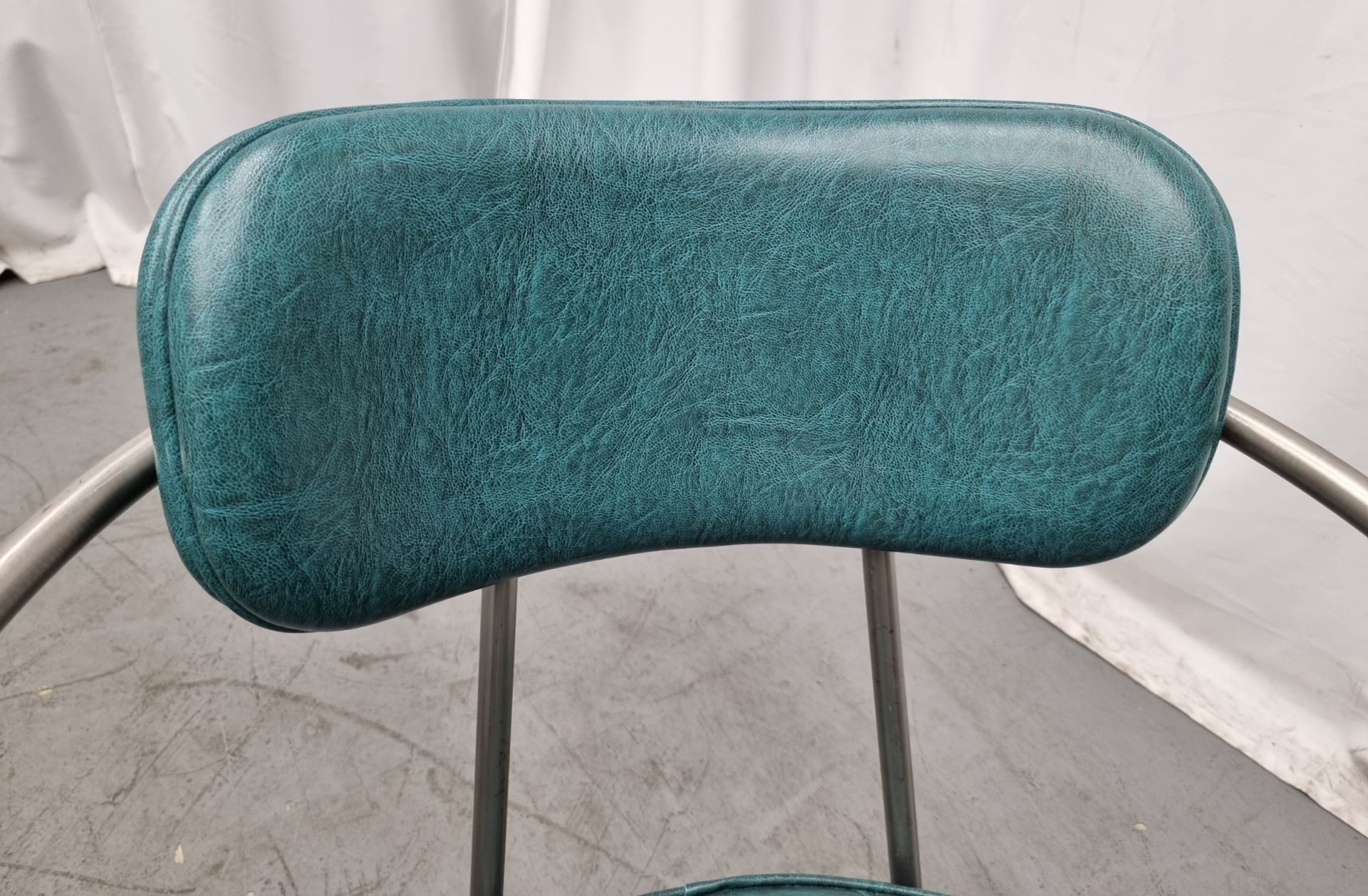 4x Industrial green leather restaurant chairs - L 550 x W 600 x H 80cm - Image 6 of 11