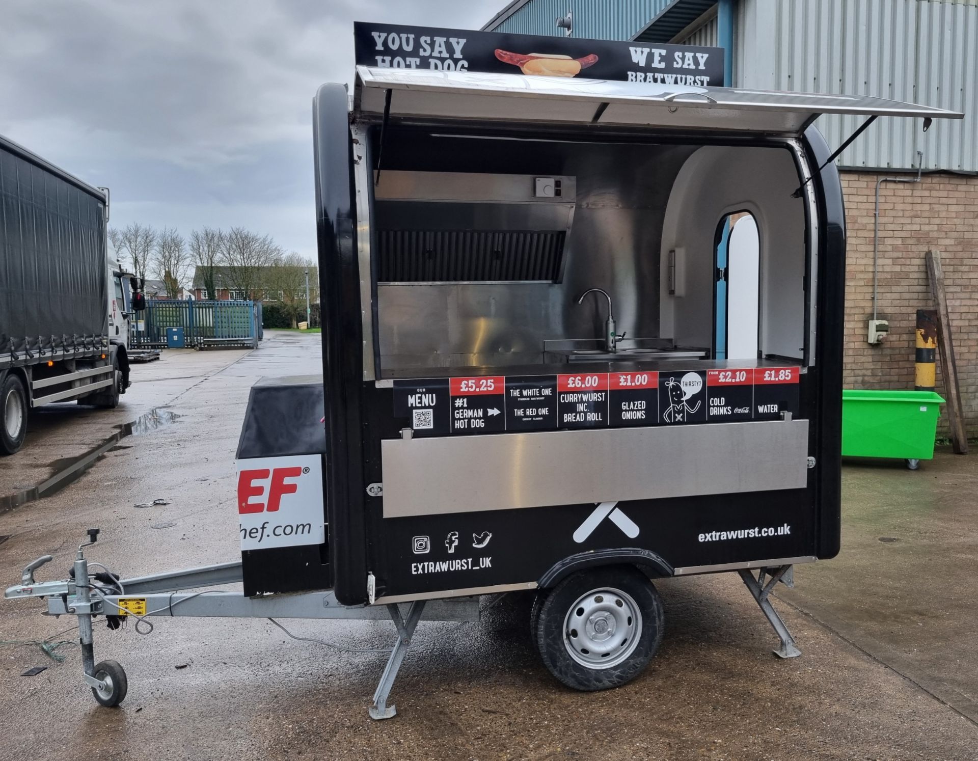 Omake single axle mobile catering trailer - 2018 - 750kg weight - W 3500 x D 2000 x H 3300 mm - Image 6 of 38