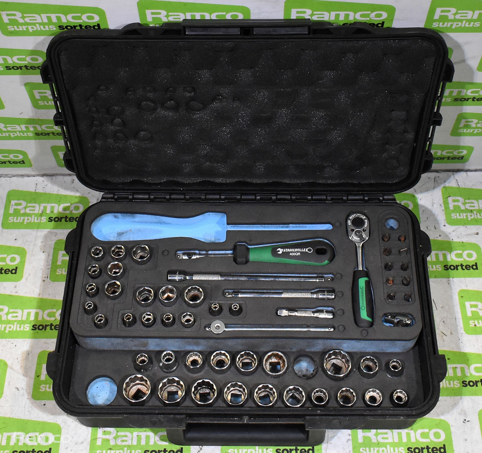 Multi piece socket set in plastic case with foam inserts - Snap-on 1/4 and 3/8 inch sockets - Image 3 of 12