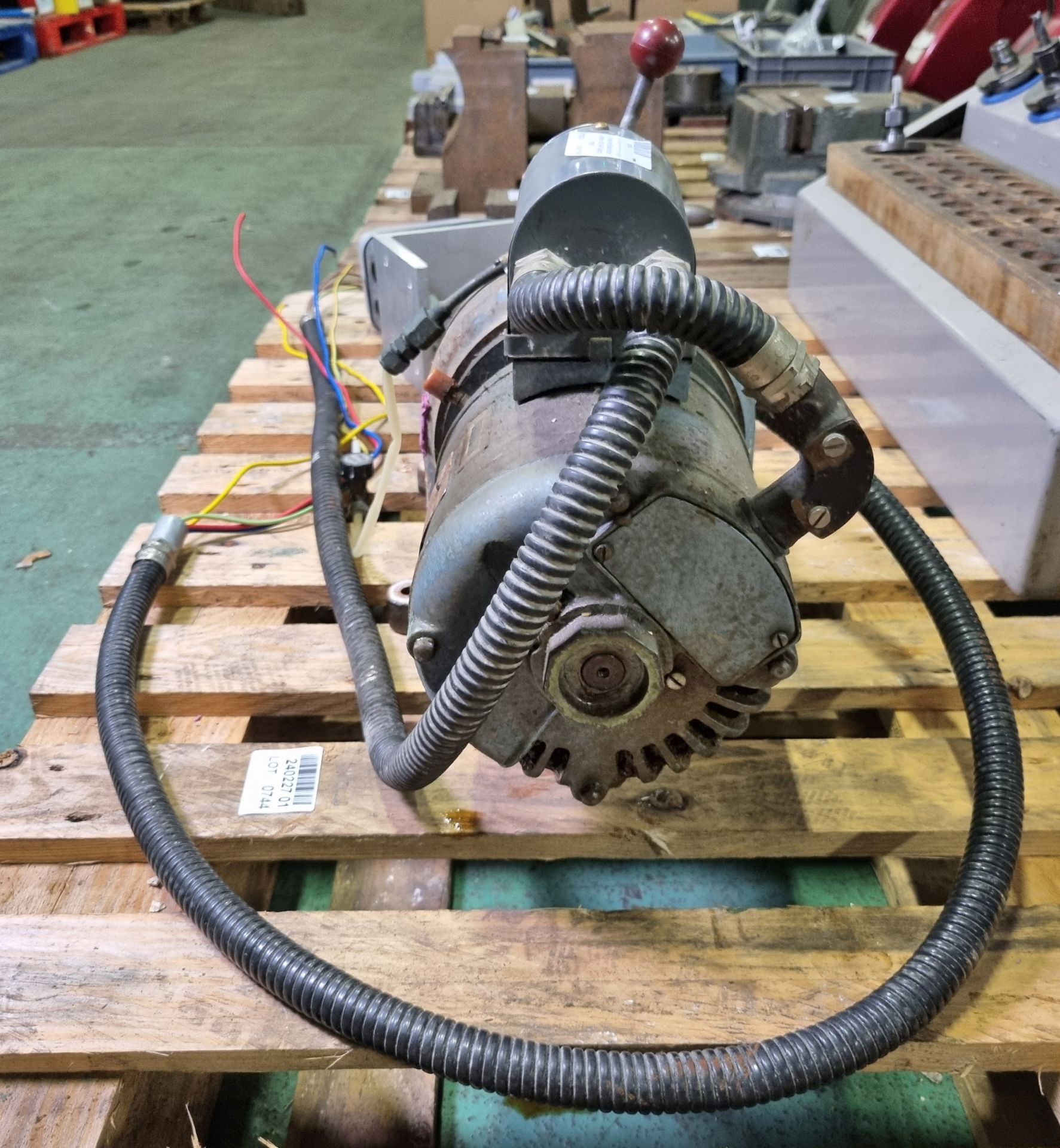 Trim Tools bench mount tool grinder with Brook Motors Gryphon 380-440V electric motor - Bild 3 aus 6