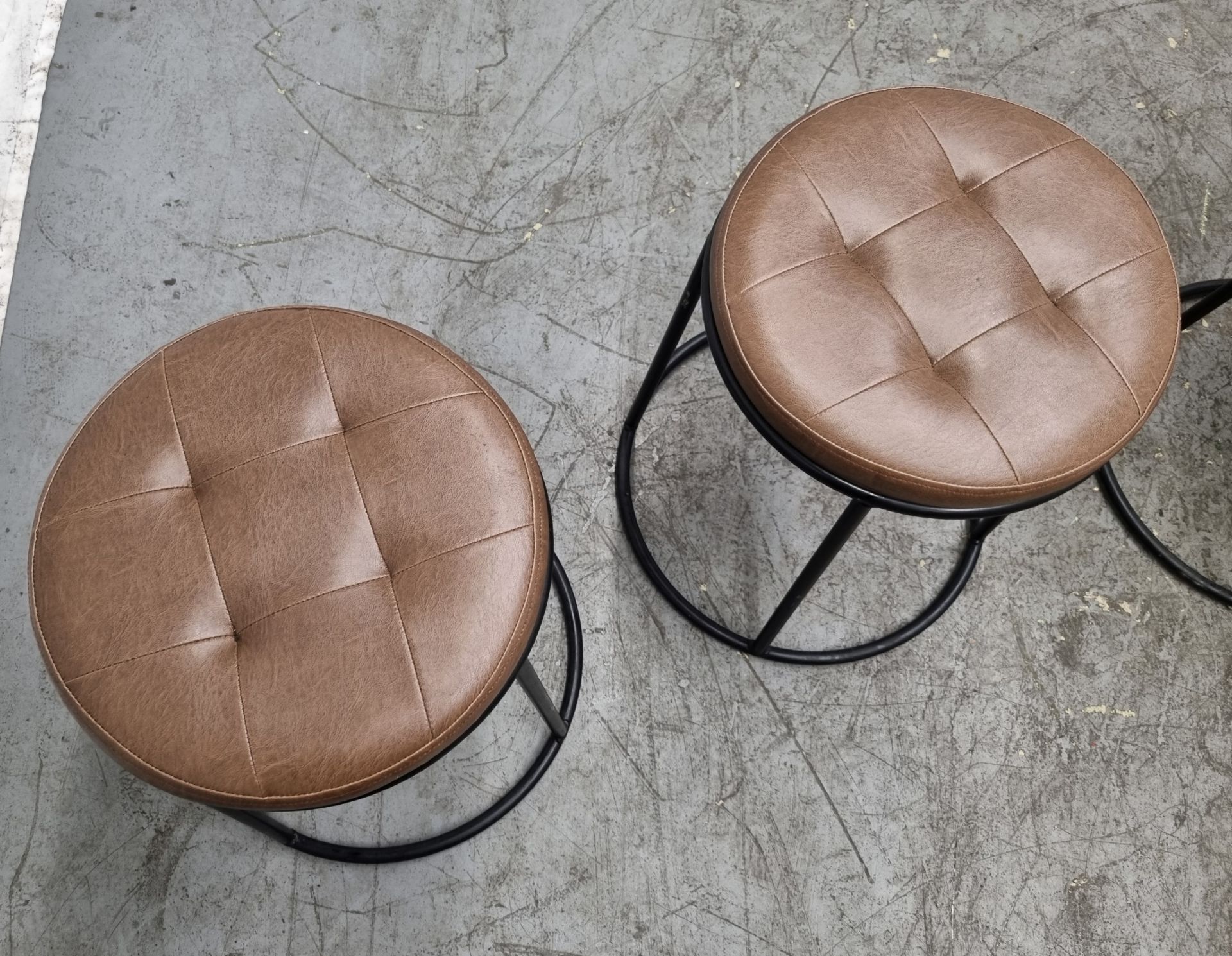 5x Industrial brown leather circular restaurant stools - L 450 x W 450 x H500mm - Bild 3 aus 10