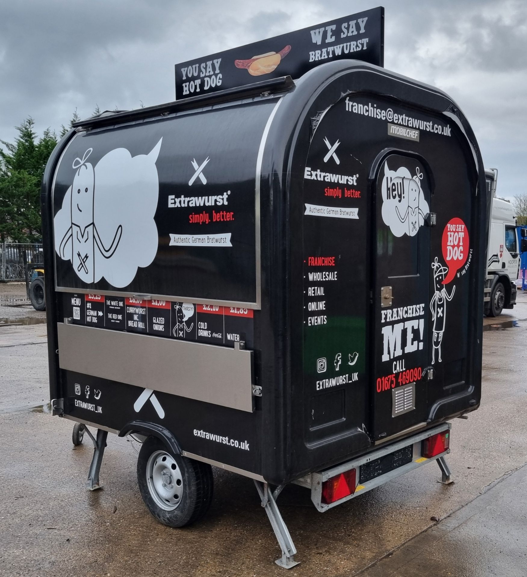 Omake single axle mobile catering trailer - 2018 - 750kg weight - W 3500 x D 2000 x H 3300 mm - Image 3 of 38