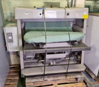BMM Weston L1566 Industrial laundry press 440V - W 1630 x D 980 x H 1500 mm