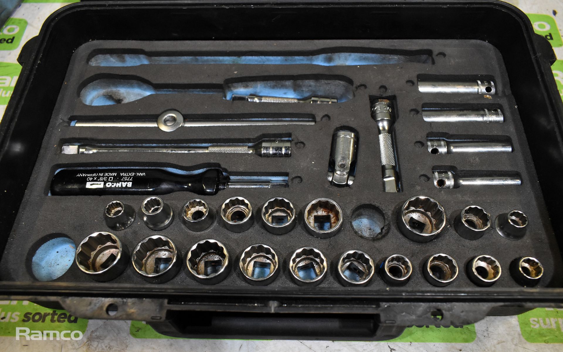 Multi piece socket set in plastic case with foam inserts - Snap-on 1/4 and 3/8 inch sockets - Image 8 of 12