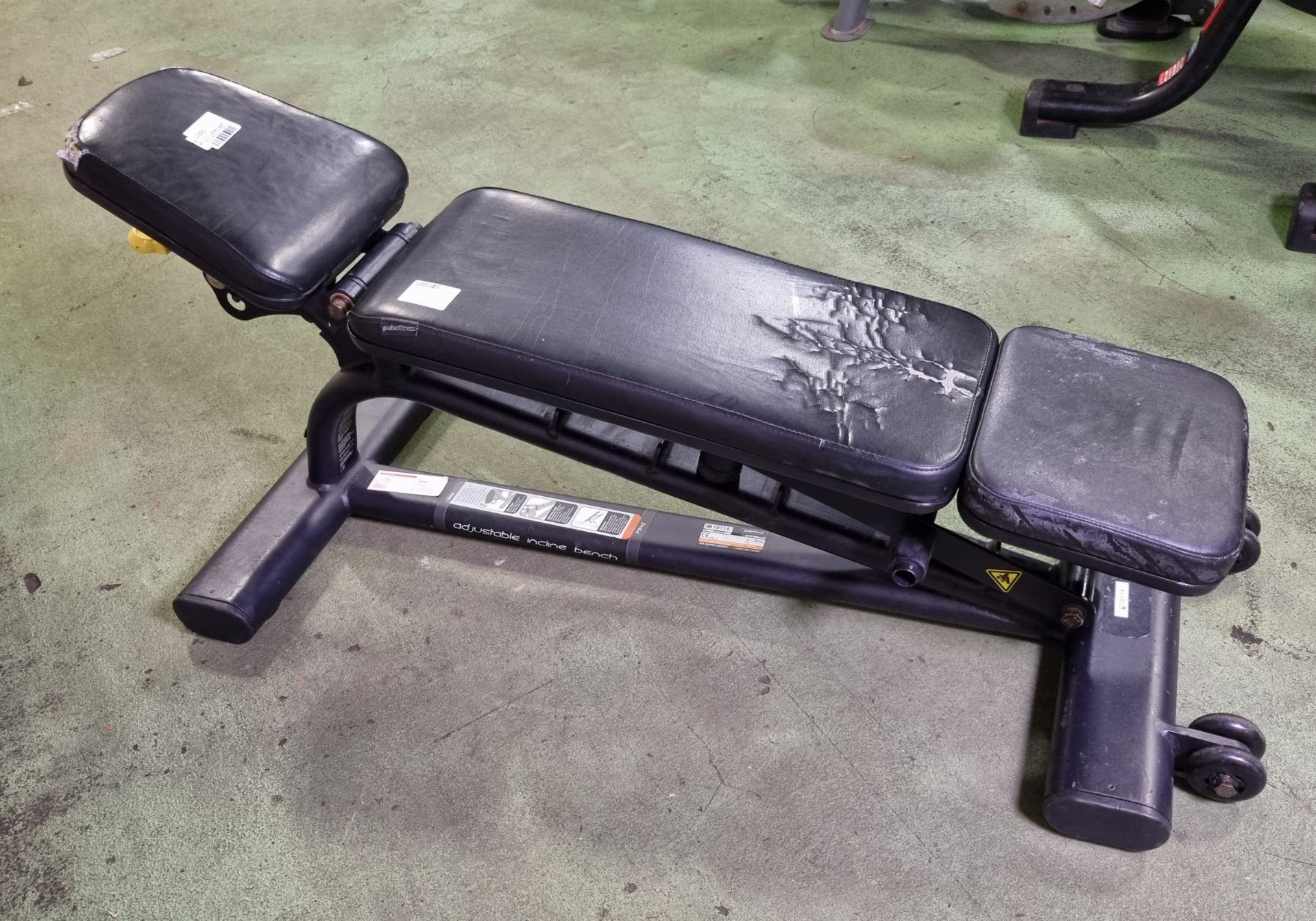 Pulse Fitness 751G adjustable incline bench - damage to seat - W 1300 x D 600 x H 470 mm