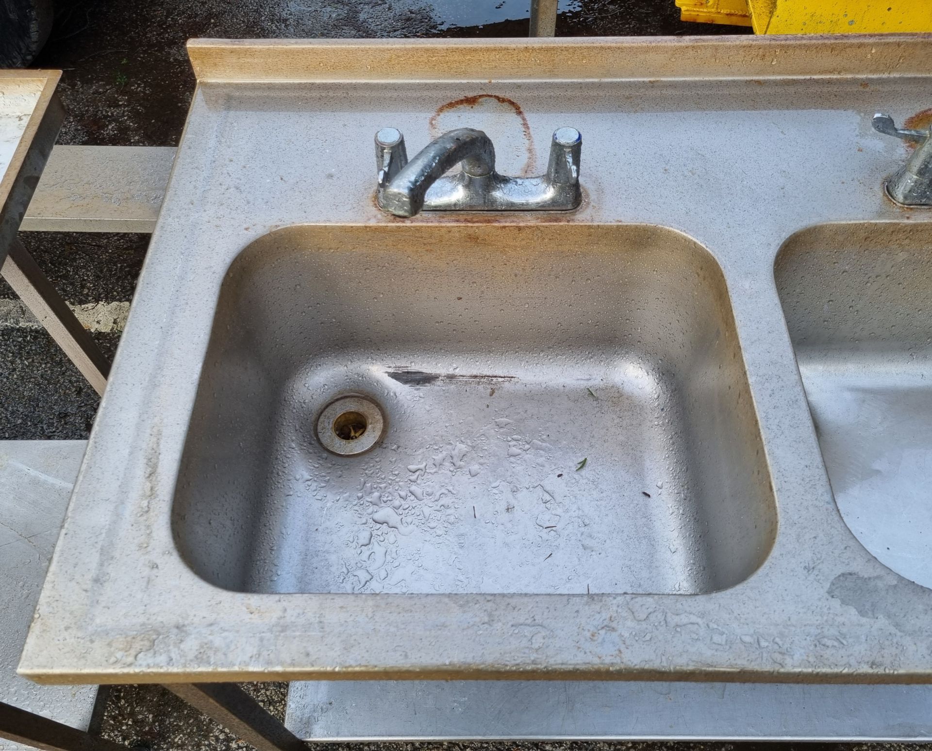 Stainless steel sink unit with dual sinks - L 1400 x W 700 x H 1050mm - Bild 4 aus 5