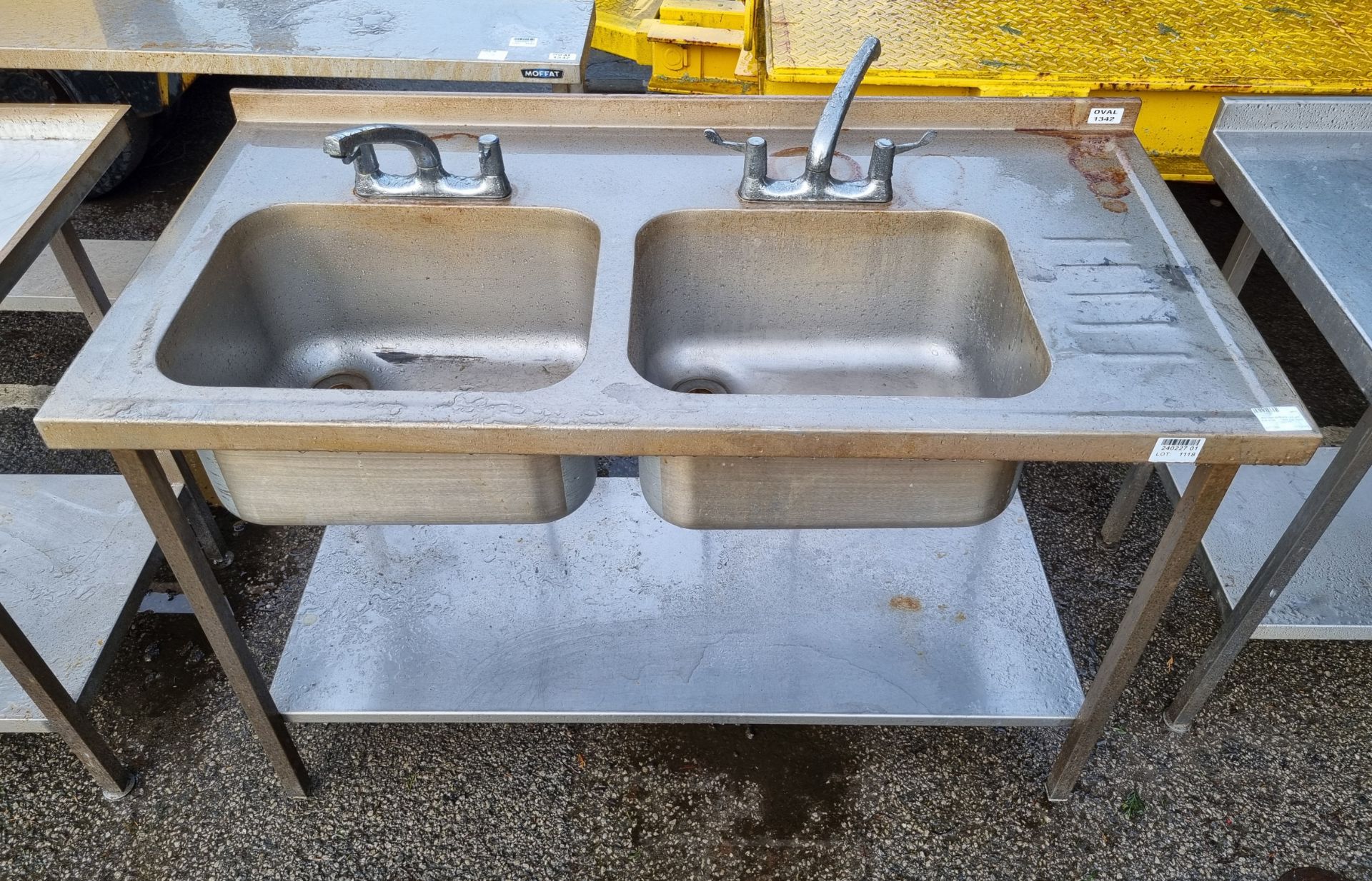 Stainless steel sink unit with dual sinks - L 1400 x W 700 x H 1050mm - Bild 2 aus 5