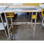 Stainless steel preparation table with splashback - L 1000 x W 650 x H 920mm