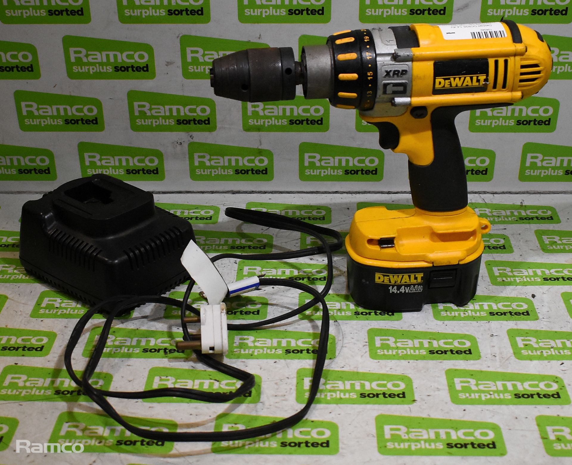 DeWalt DC935 14.4V cordless hammer drill - DW9116 7.2V - 18V charger