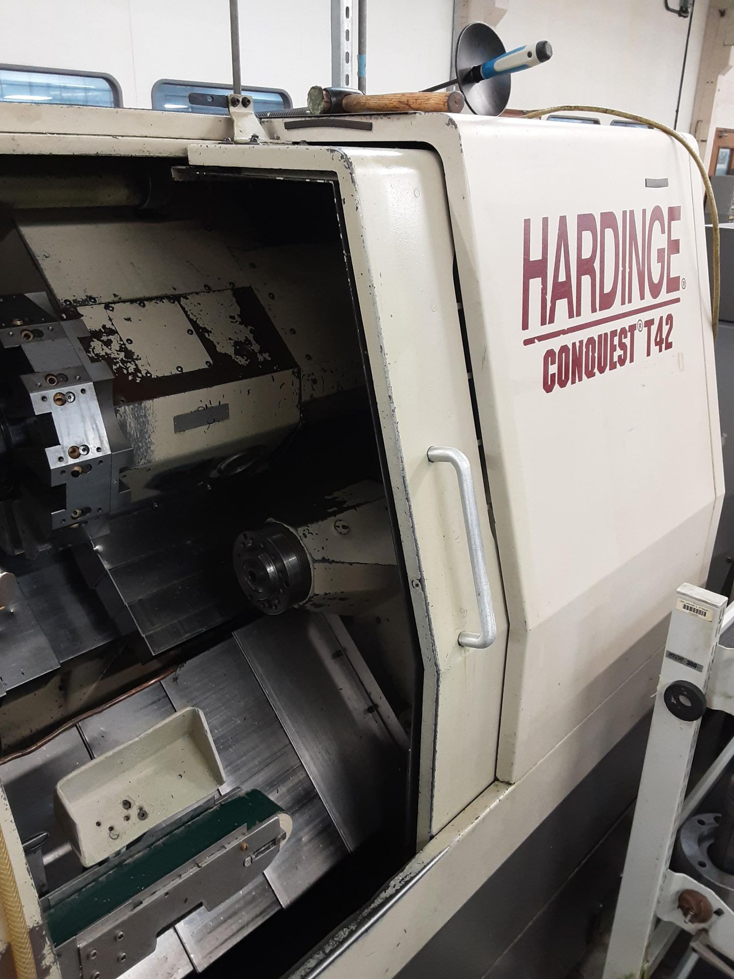 Hardinge Conquest T42 CNC lathe with swarf conveyor, swarf skip, tool bench trolley - Image 4 of 56