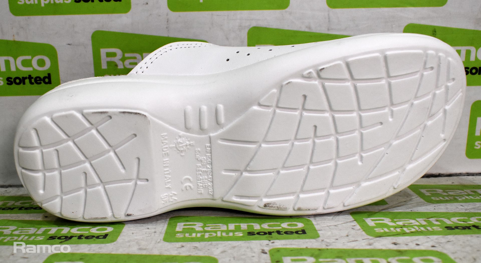 6x boxes of Flex lite unisex mules - perforated upper - sizes in the description - Image 3 of 4