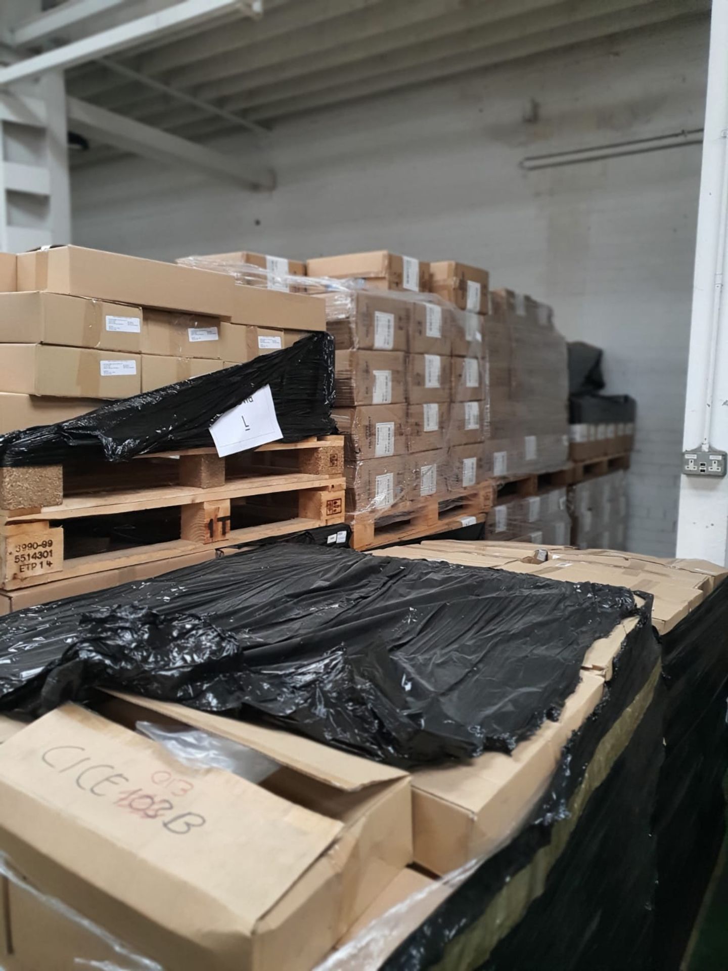24 pallets worth of Various PPE equipment - see description for details - Image 3 of 17