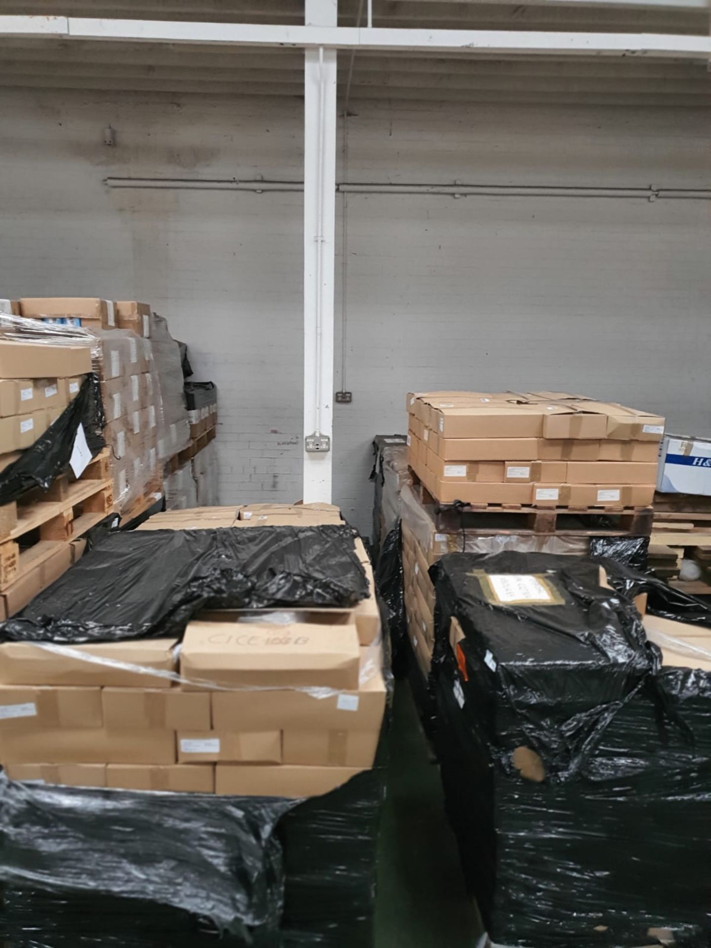 24 pallets worth of Various PPE equipment - see description for details - Image 5 of 17