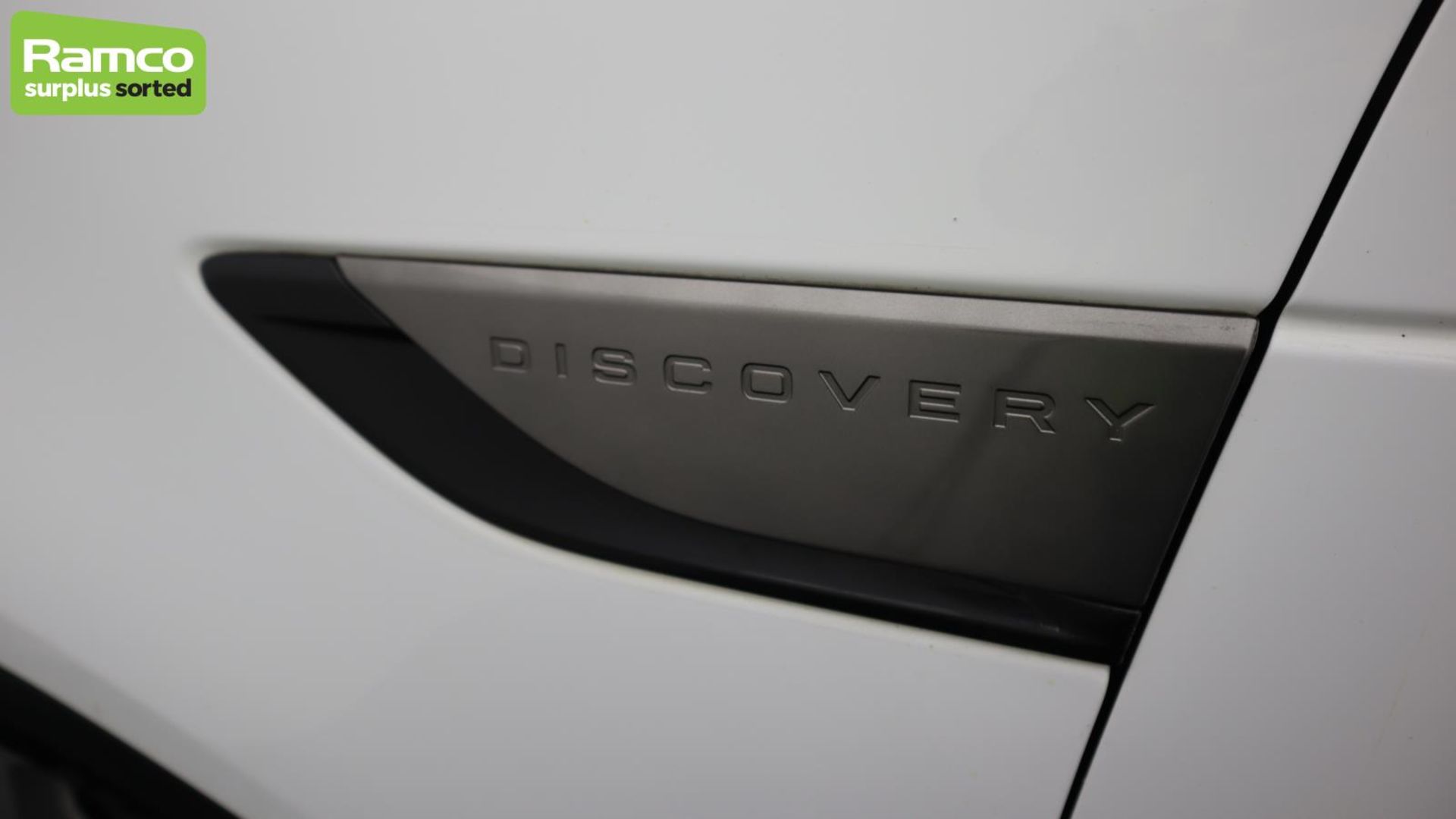 Land Rover Discovery 5 SDV6 3.0 DSE - BJ68 CAV - Image 37 of 66