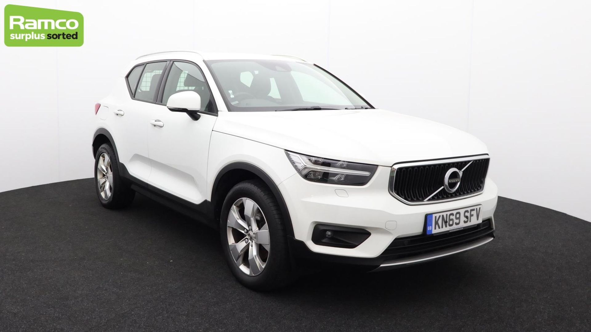 Volvo XC40 Momentum Pro D3 AWD Estate 2.0L - KN69 SFV - Bild 3 aus 46