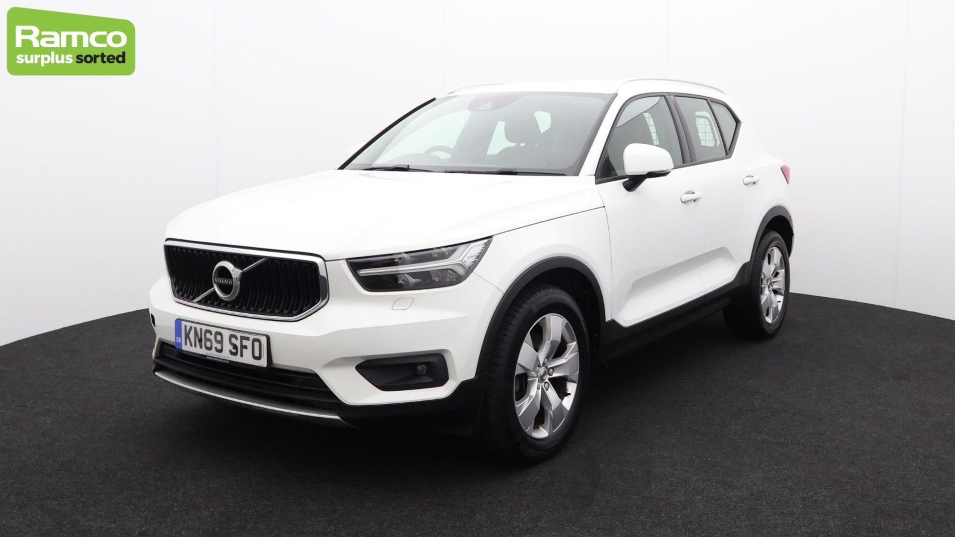 Volvo XC40 Momentum Pro D3 AWD Estate 2.0L - KN69 SFO