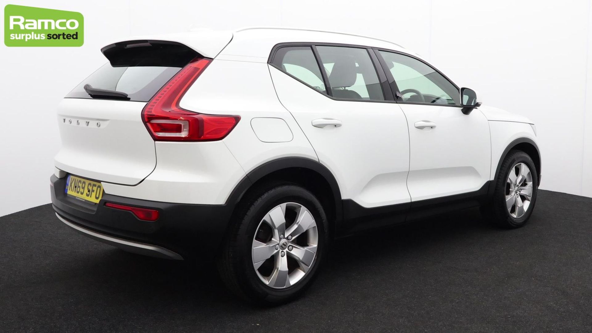 Volvo XC40 Momentum Pro D3 AWD Estate 2.0L - KN69 SFO - Bild 5 aus 45