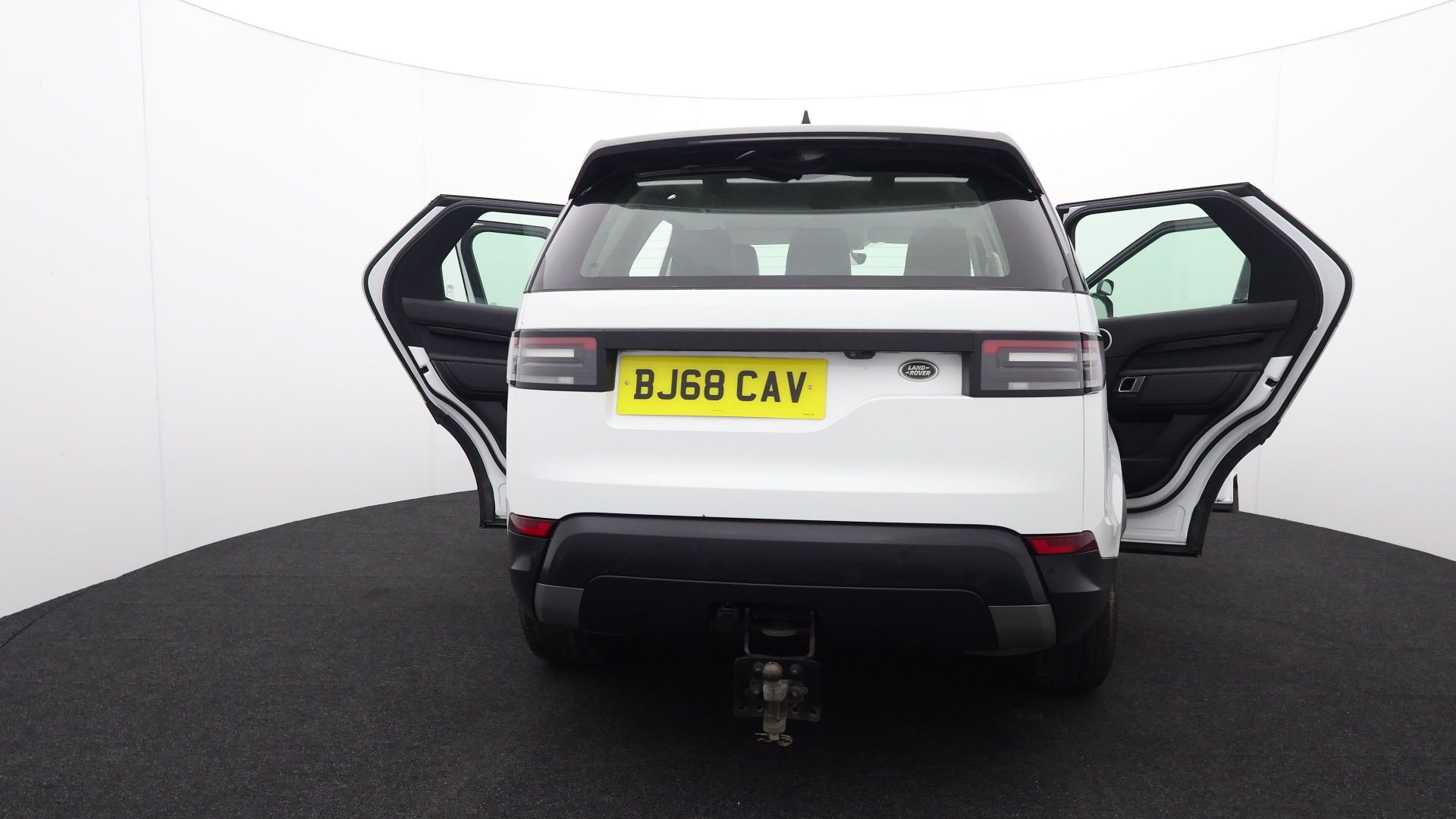 Land Rover Discovery 5 SDV6 3.0 DSE - BJ68 CAV - Image 63 of 66