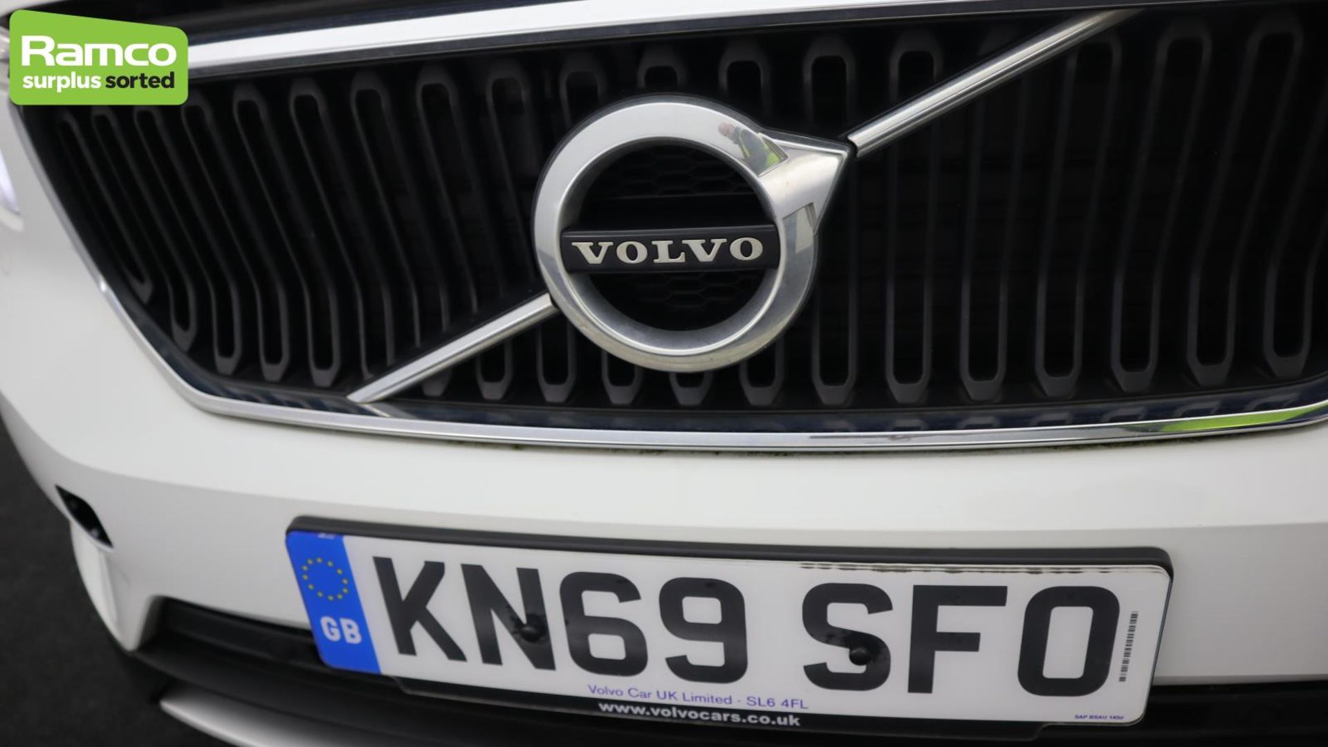 Volvo XC40 Momentum Pro D3 AWD Estate 2.0L - KN69 SFO - Image 33 of 45