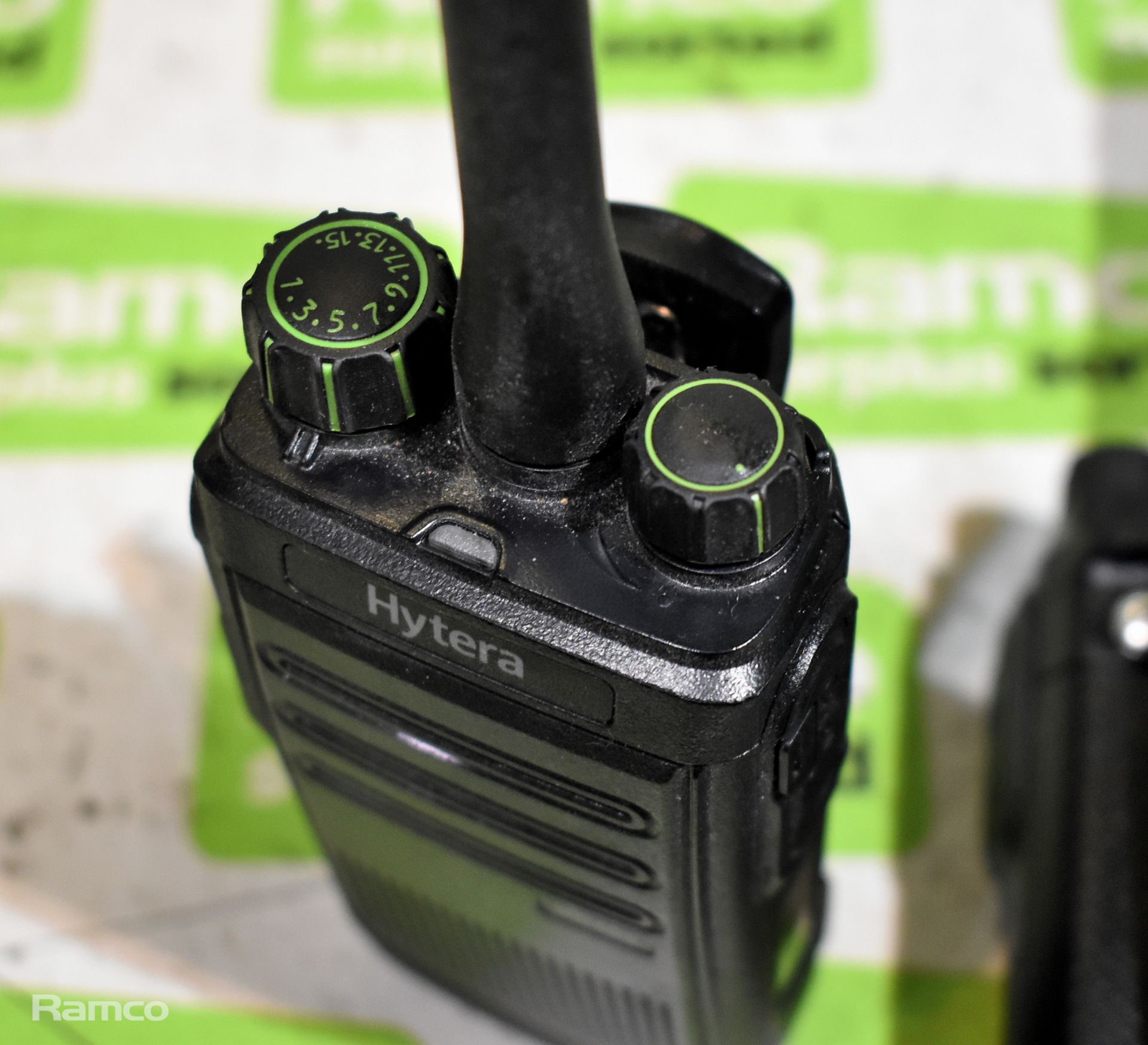 6x Hytera BD505 U(1) walkie talkies with 7.2V 1500mAh battery and charging base - Image 3 of 7