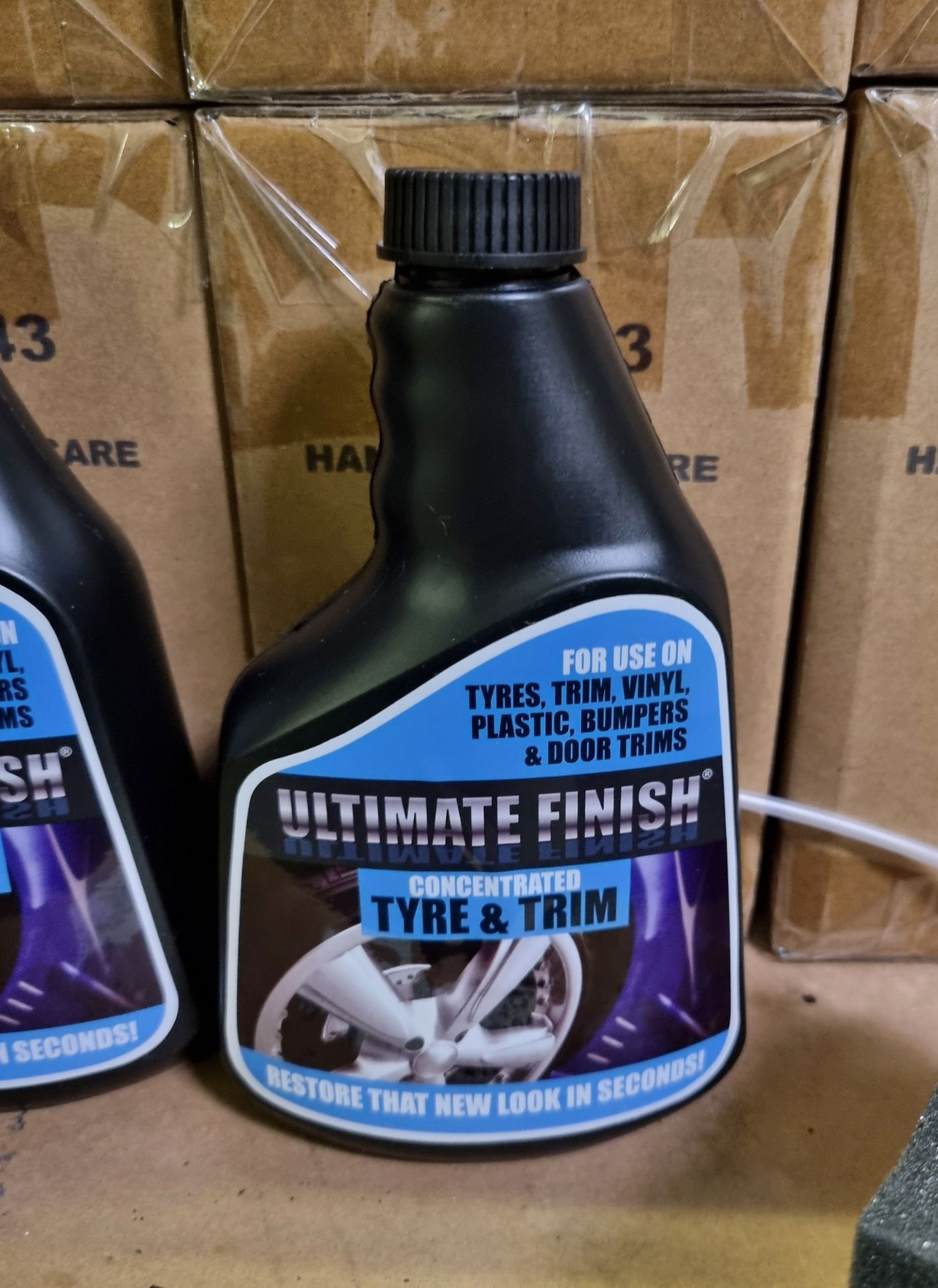 50x Ultimate Finish concentrate tyre & trim - double packs - 2x 500ml spray bottles & 2x applicators - Image 3 of 4