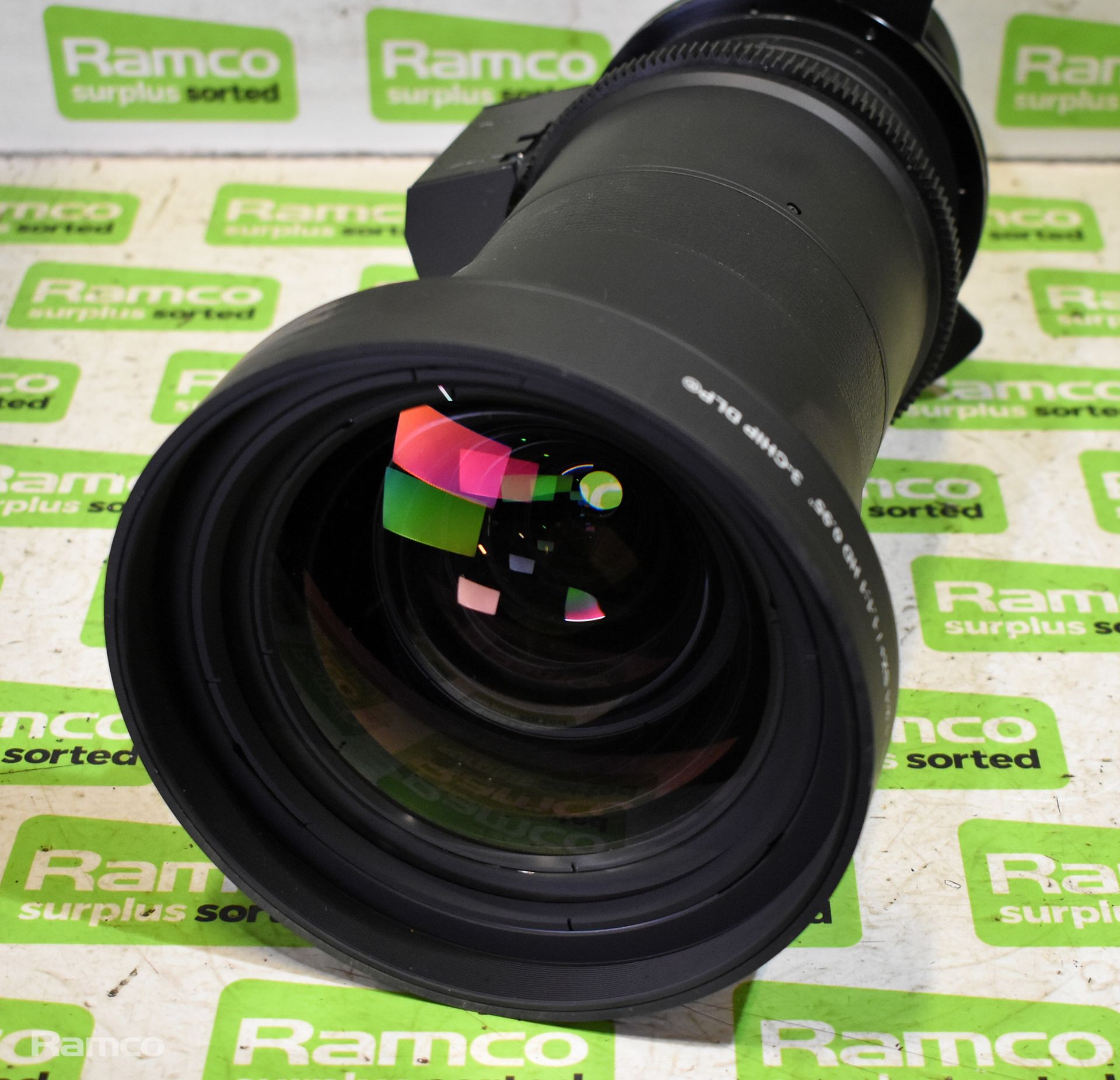 Christie DS+6K-M SXGA+ large venue projector - 100 / 240V - 50 / 60Hz - L 600 x W 500 x H 260mm - Image 13 of 13