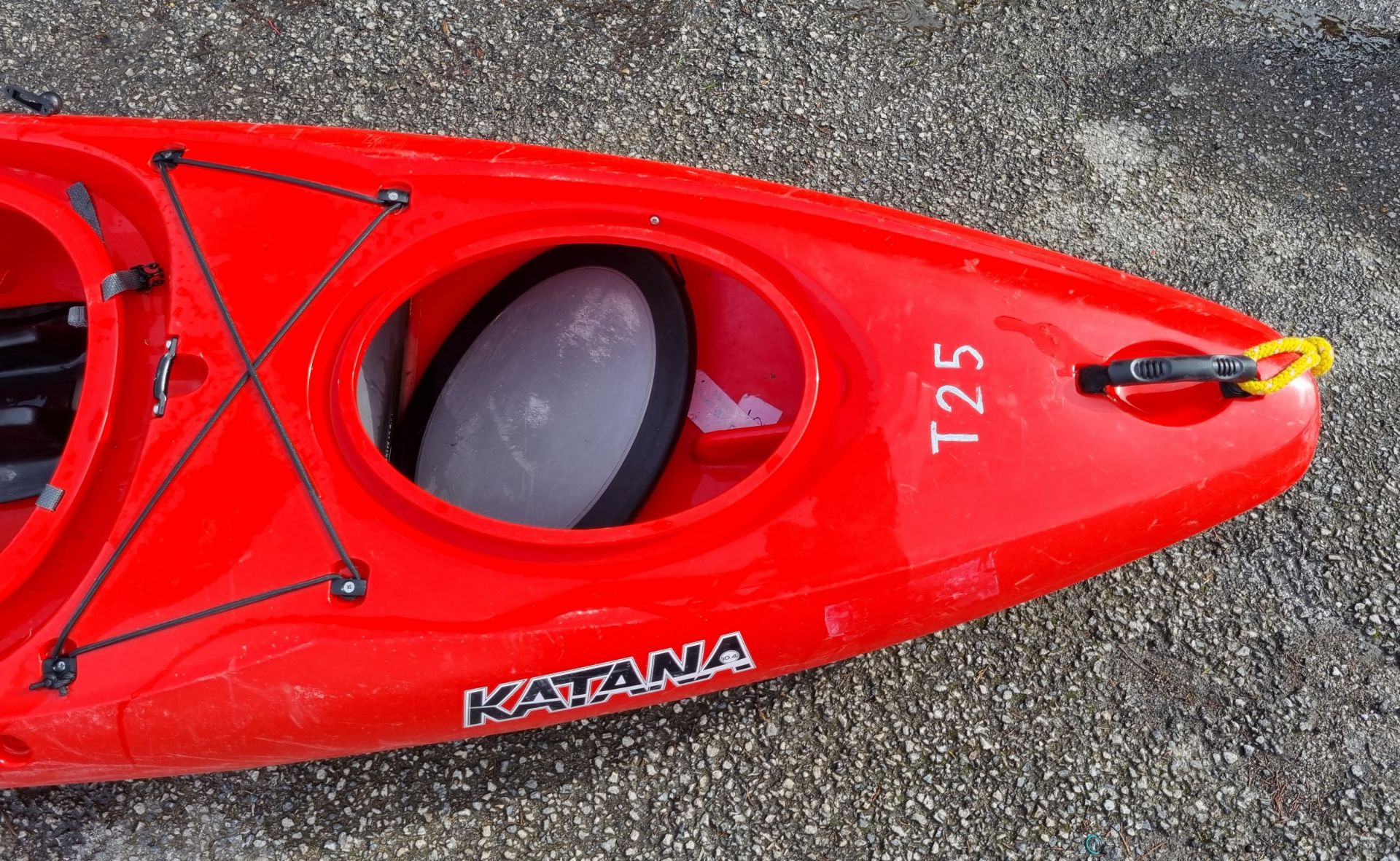 Dagger Katana polyethylene kayak - red - W 3200 x D 660 x H 420mm - Image 3 of 8