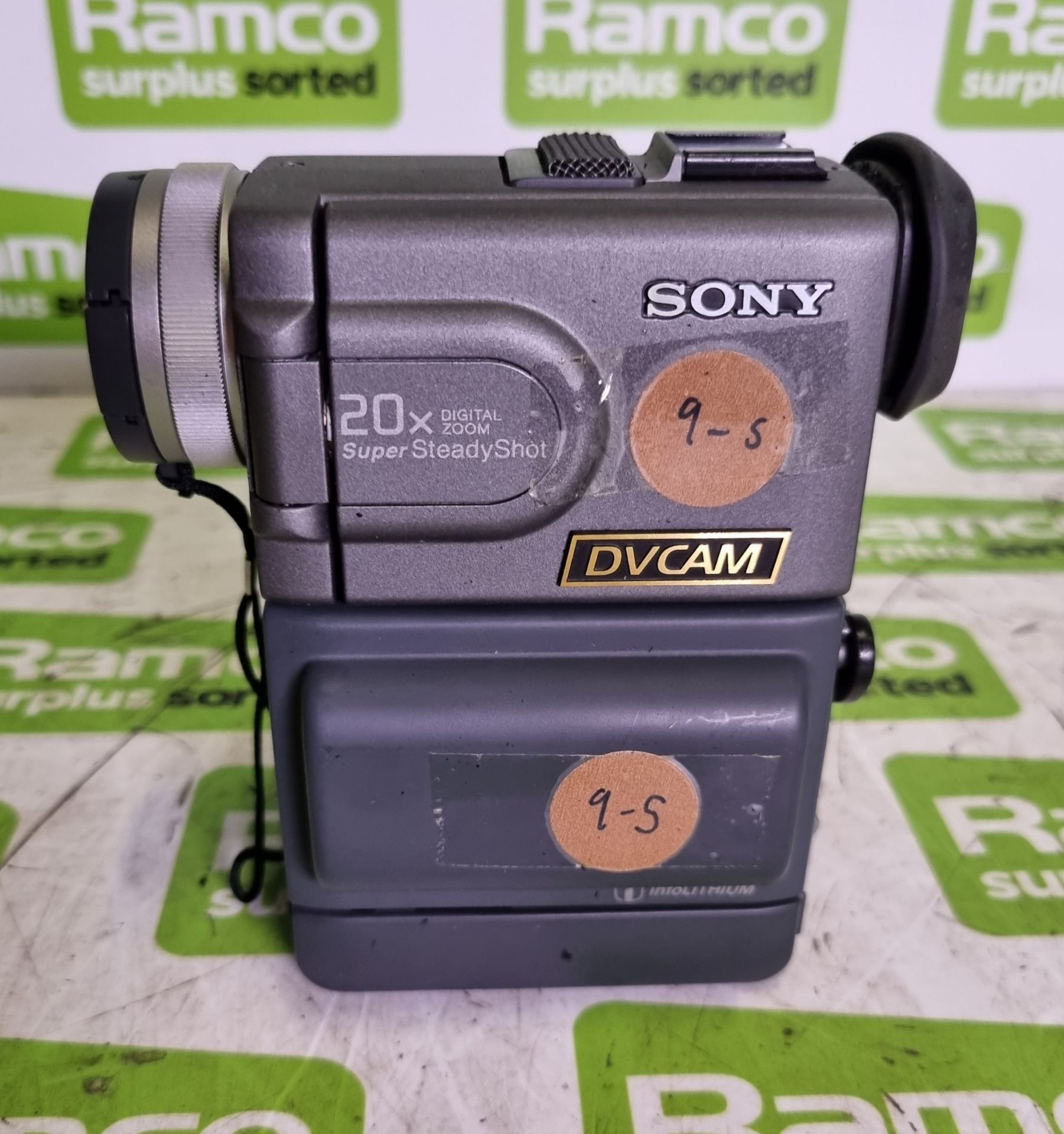 Sony DSR-PD1P DVCAM digital camcorder with battery and accessories - Image 3 of 8