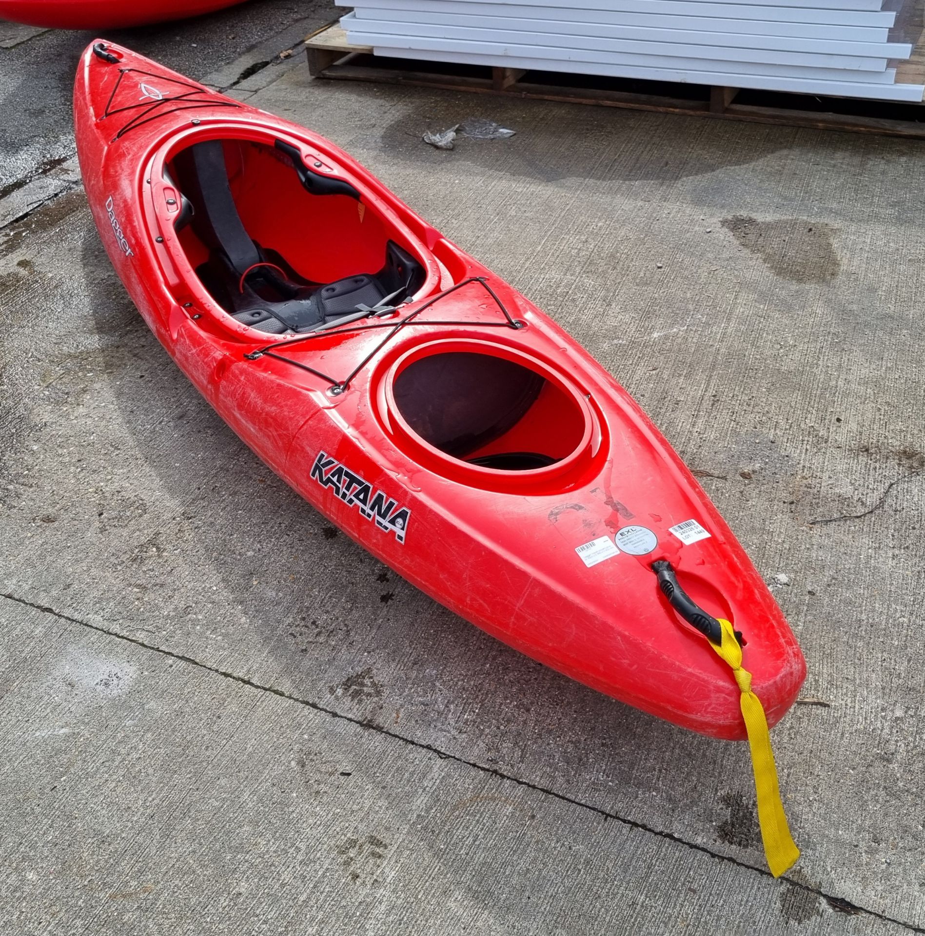 Dagger Katana polyethylene kayak - red - W 3200 x D 660 x H 420mm - Bild 2 aus 5
