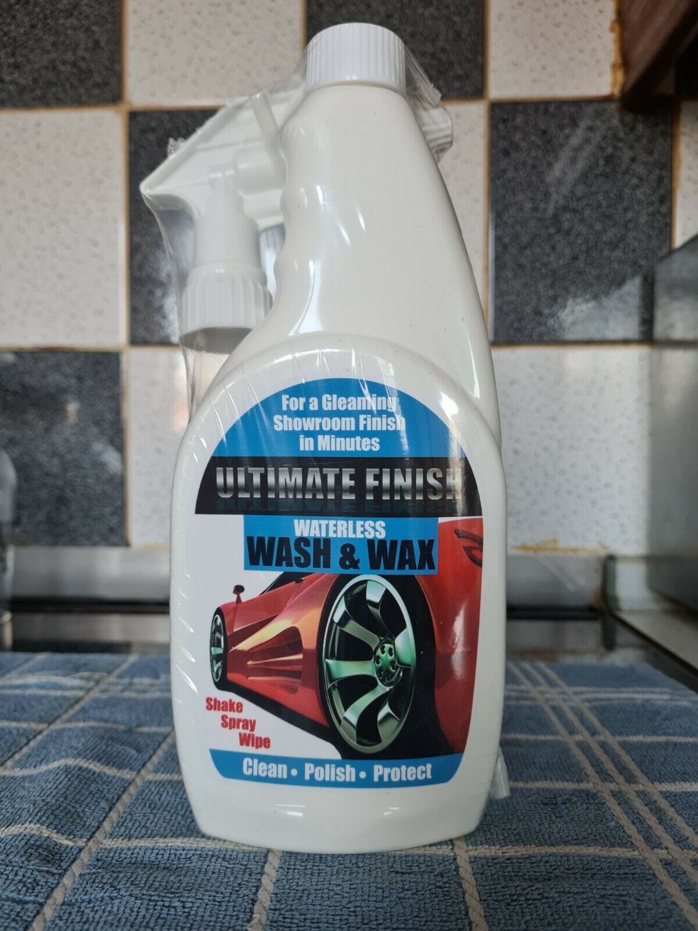100x Ultimate Finish waterless wash & wax kits (750ml bottle and 2x microfibre cloths per pack) - Image 2 of 8