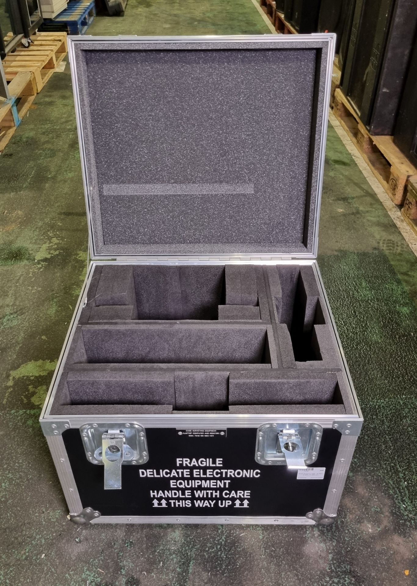 Small shipping case - W 560 x D 500 x H 450mm - Image 3 of 5