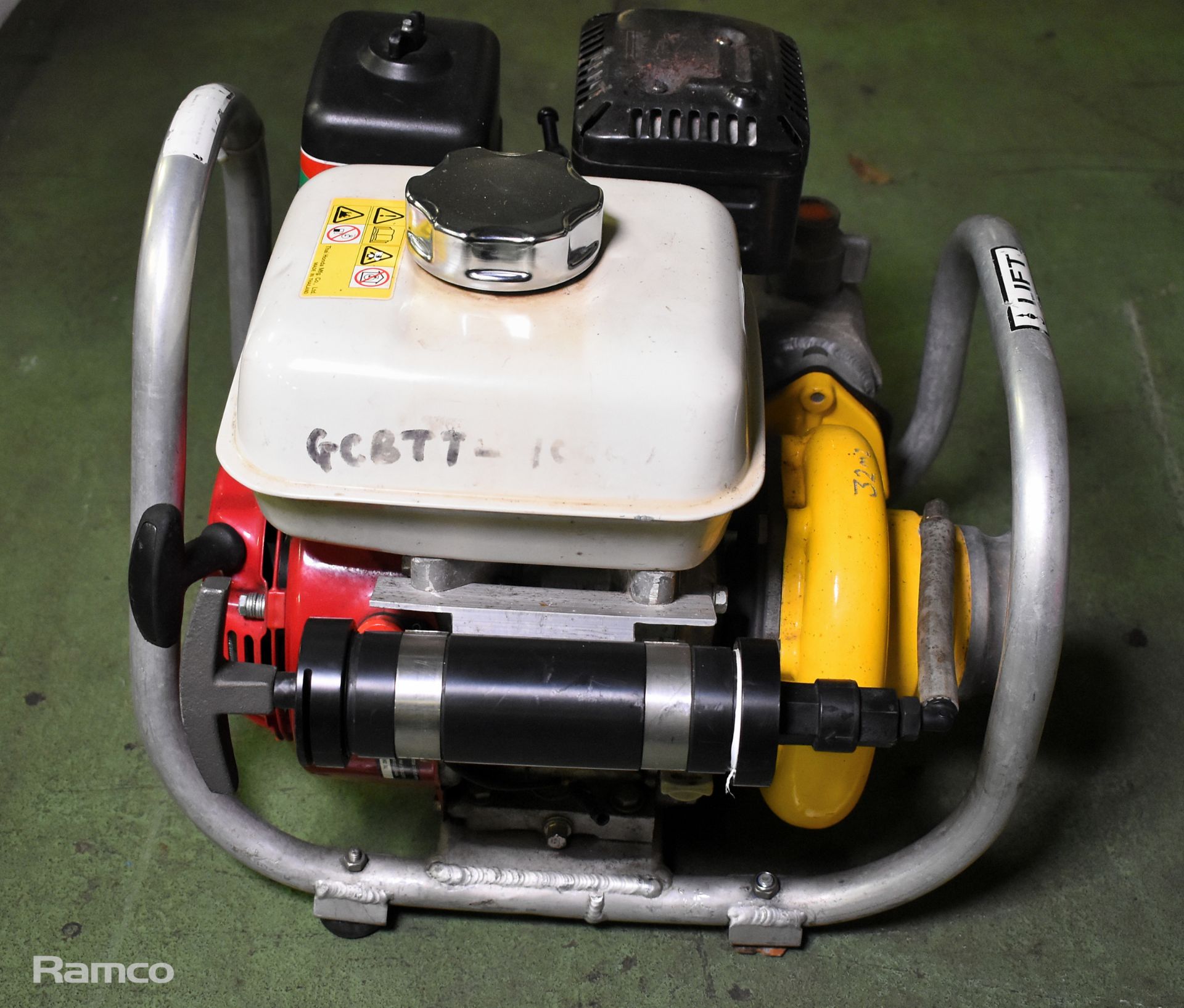3 inch water pump with Honda GX200 engine - Image 6 of 7