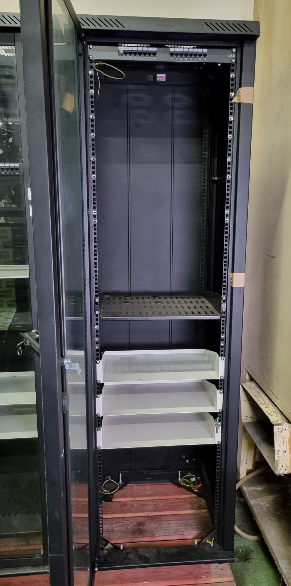 Cannon mobile server cabinet - W 600 x D 670 x H 2040mm - Bild 3 aus 4
