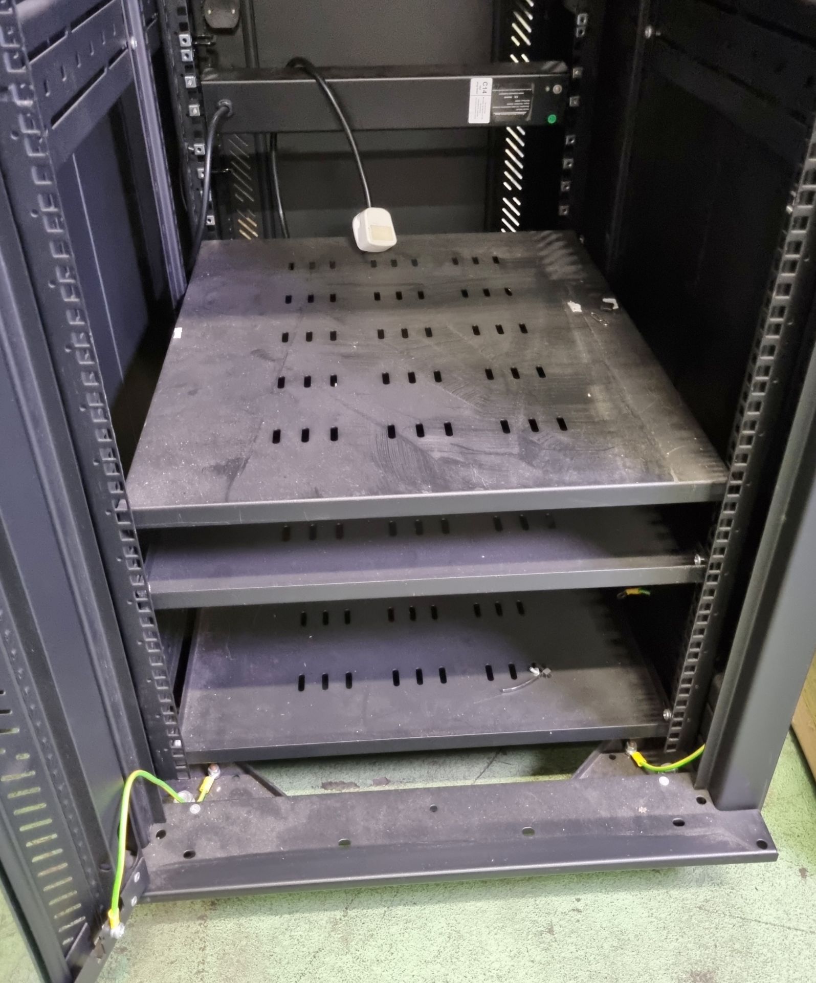 Cannon mobile server cabinet with spare shelves - W 1100 x D 600 x H 1300mm - Bild 5 aus 6