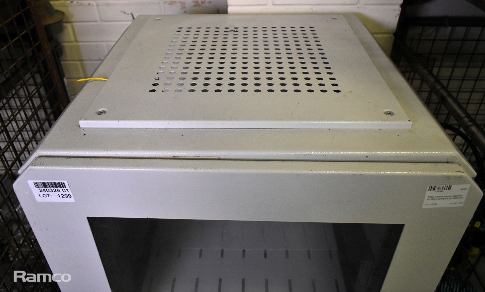 Rittal mobile server cabinet - W 600 x D 658 x H 1060mm - Image 2 of 6