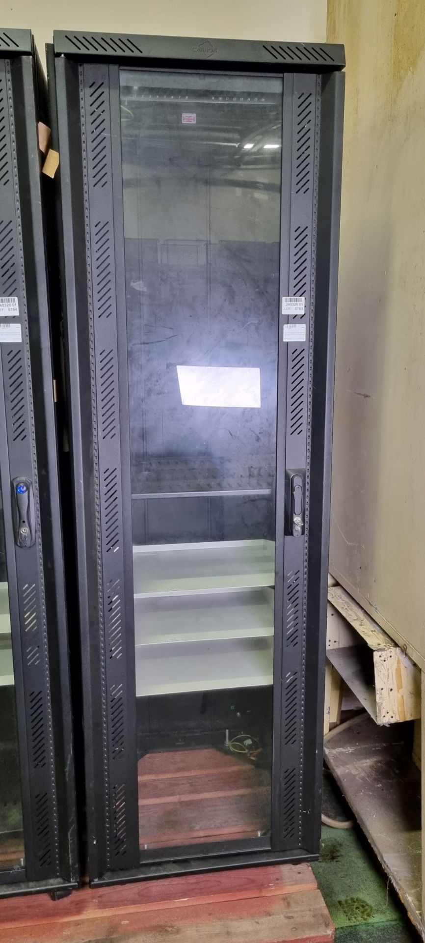 Cannon mobile server cabinet - W 600 x D 670 x H 2040mm