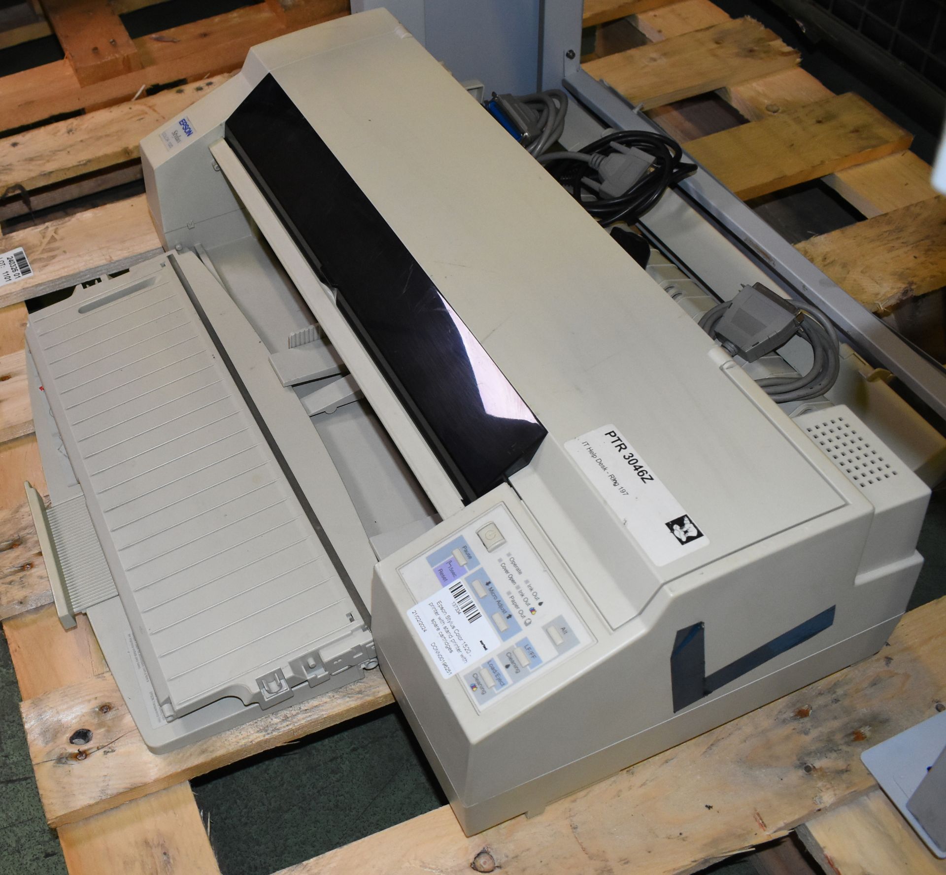 Epson Stylus Color 1520 - printer with stand printer with spare cartridges - Image 3 of 3