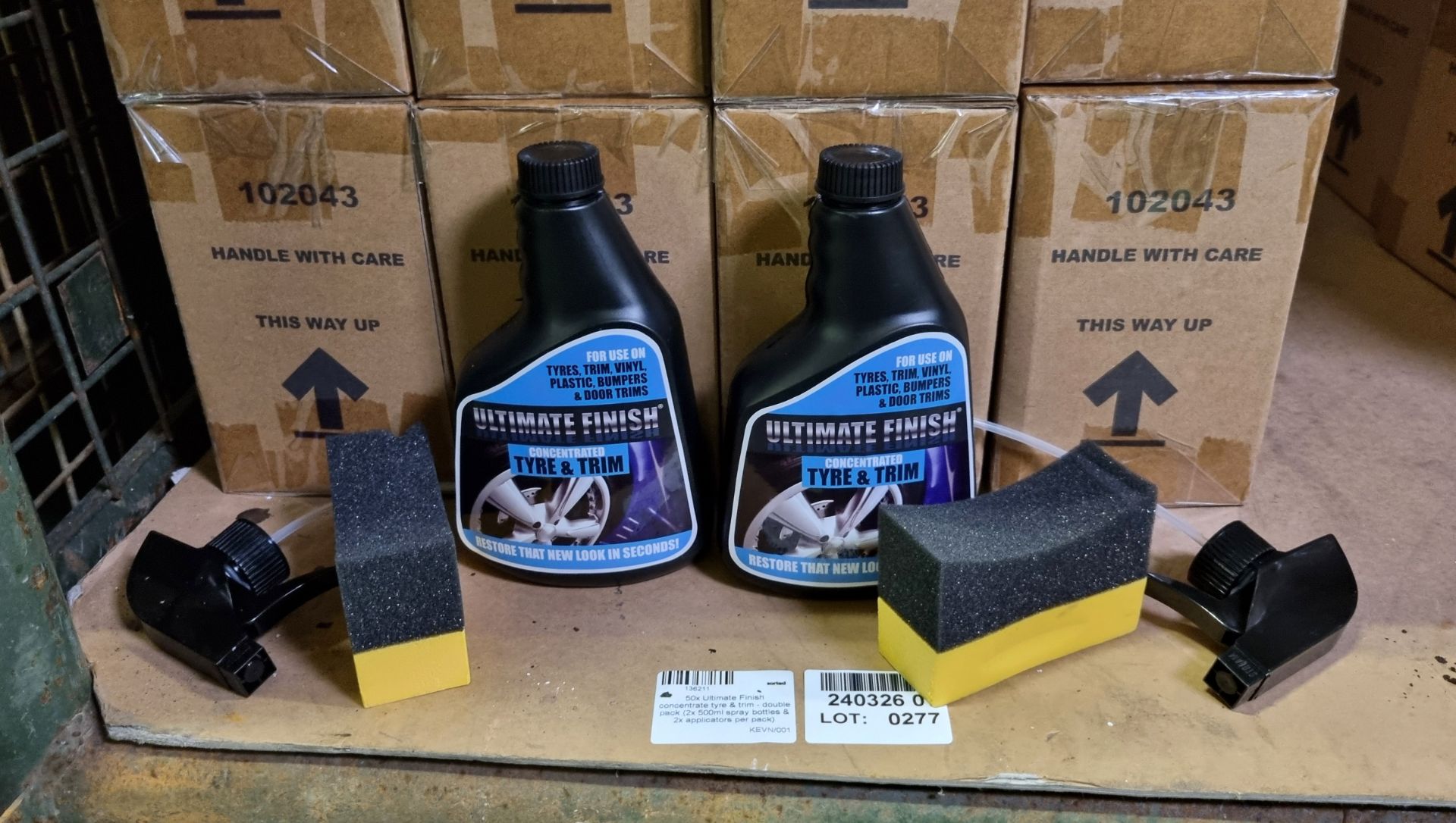 50x Ultimate Finish concentrate tyre & trim - double packs - 2x 500ml spray bottles & 2x applicators - Image 2 of 4