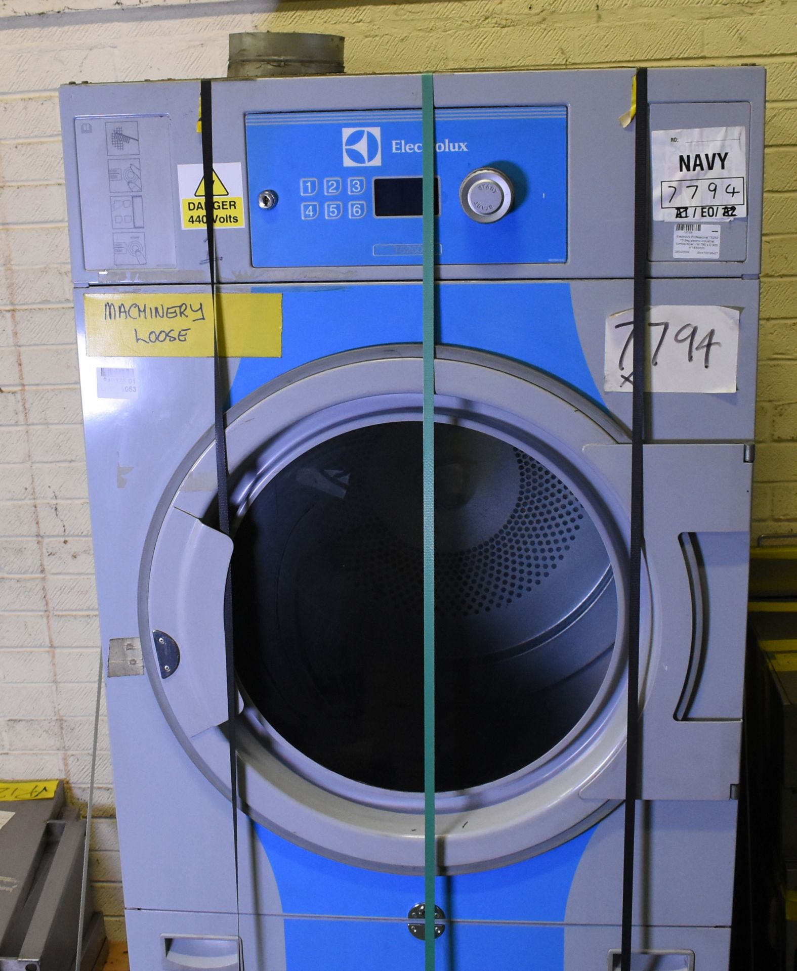 Electrolux Professional T5250 13.9kg electric industrial tumble dryer - W 790 x D 900 x H 1830mm - Image 4 of 7