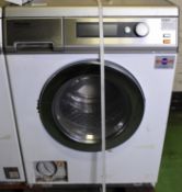 Miele PW 6065 washing machine - 6.5kg capacity - W 595 x D 725 x H 850mm - MISSING FILTER COVER