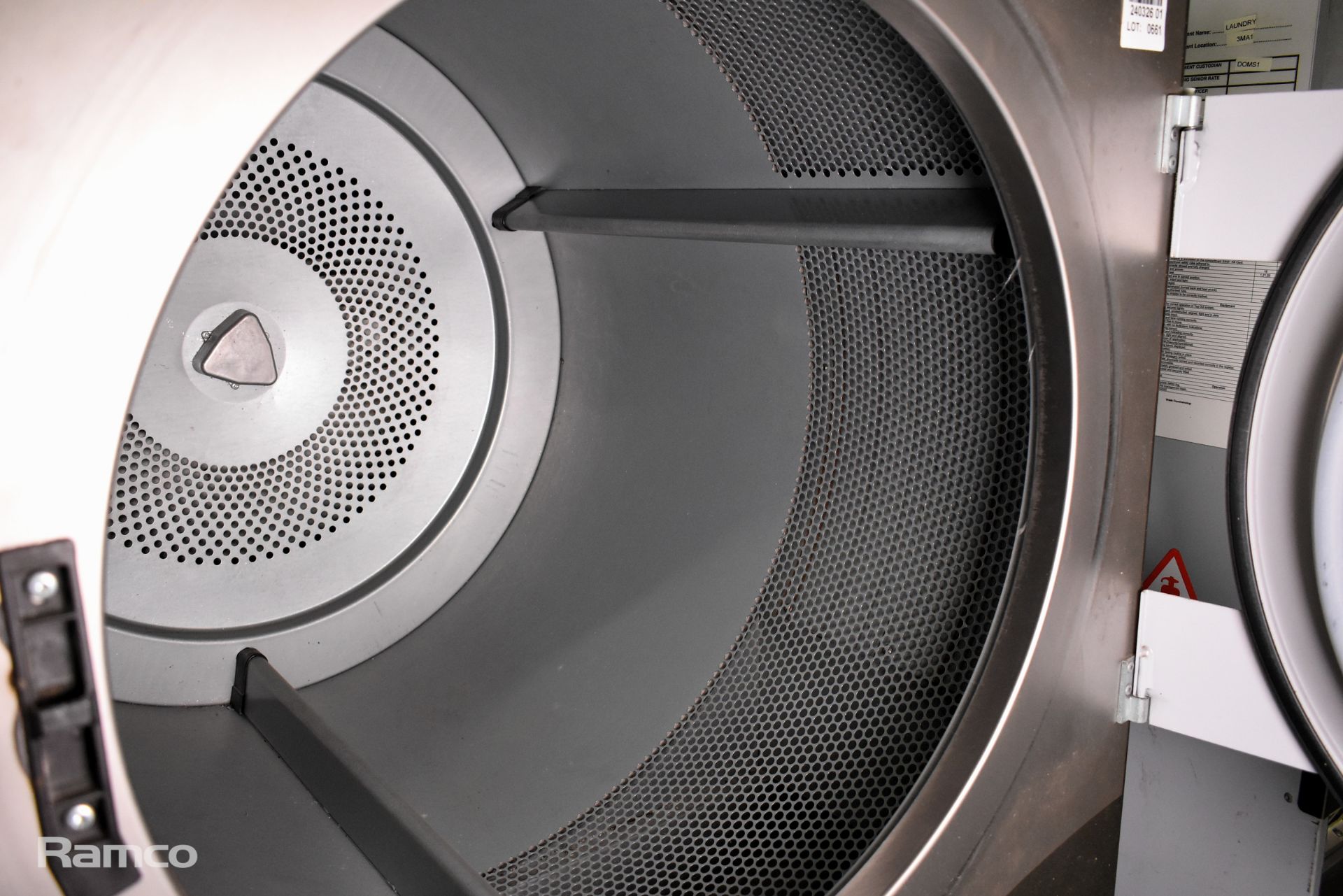 Electrolux T4350 professional tumble dryer - 349 litre drum volume - 3 phase 440V 60Hz - Image 4 of 7