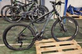 Merida Big Seven hardtail mountain bike - 3x10 Shimano drivetrain - Shimano hydraulic disc brakes