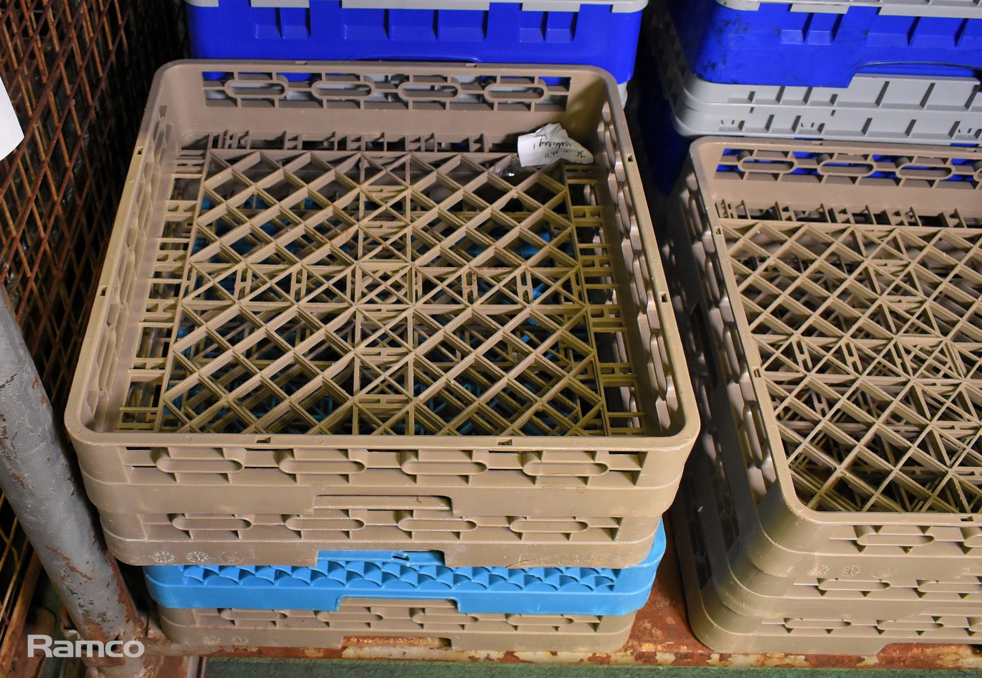 15x dishwasher trays - mixed types - Image 2 of 3