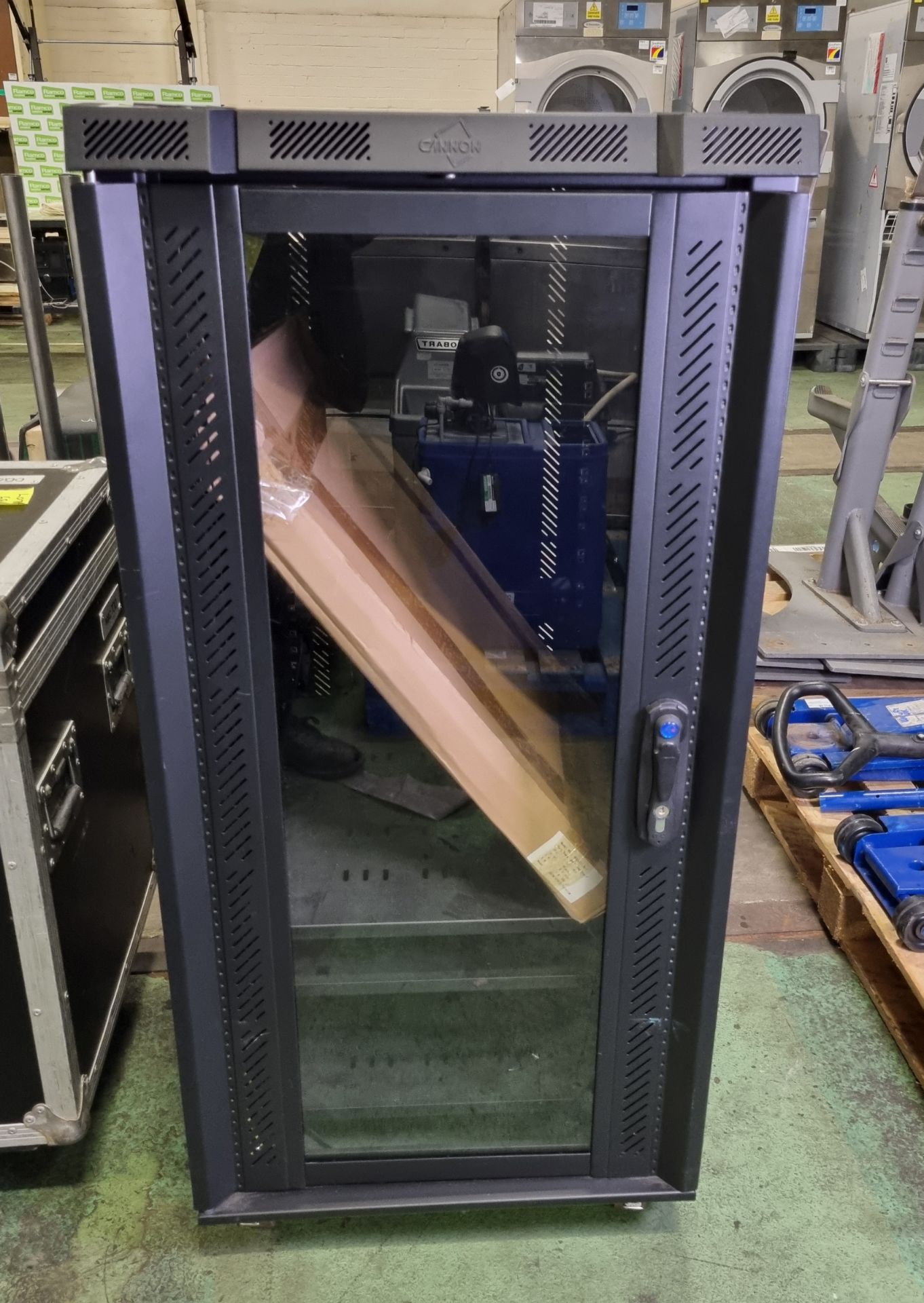 Cannon mobile server cabinet with spare shelves - W 1100 x D 600 x H 1300mm - Bild 2 aus 6